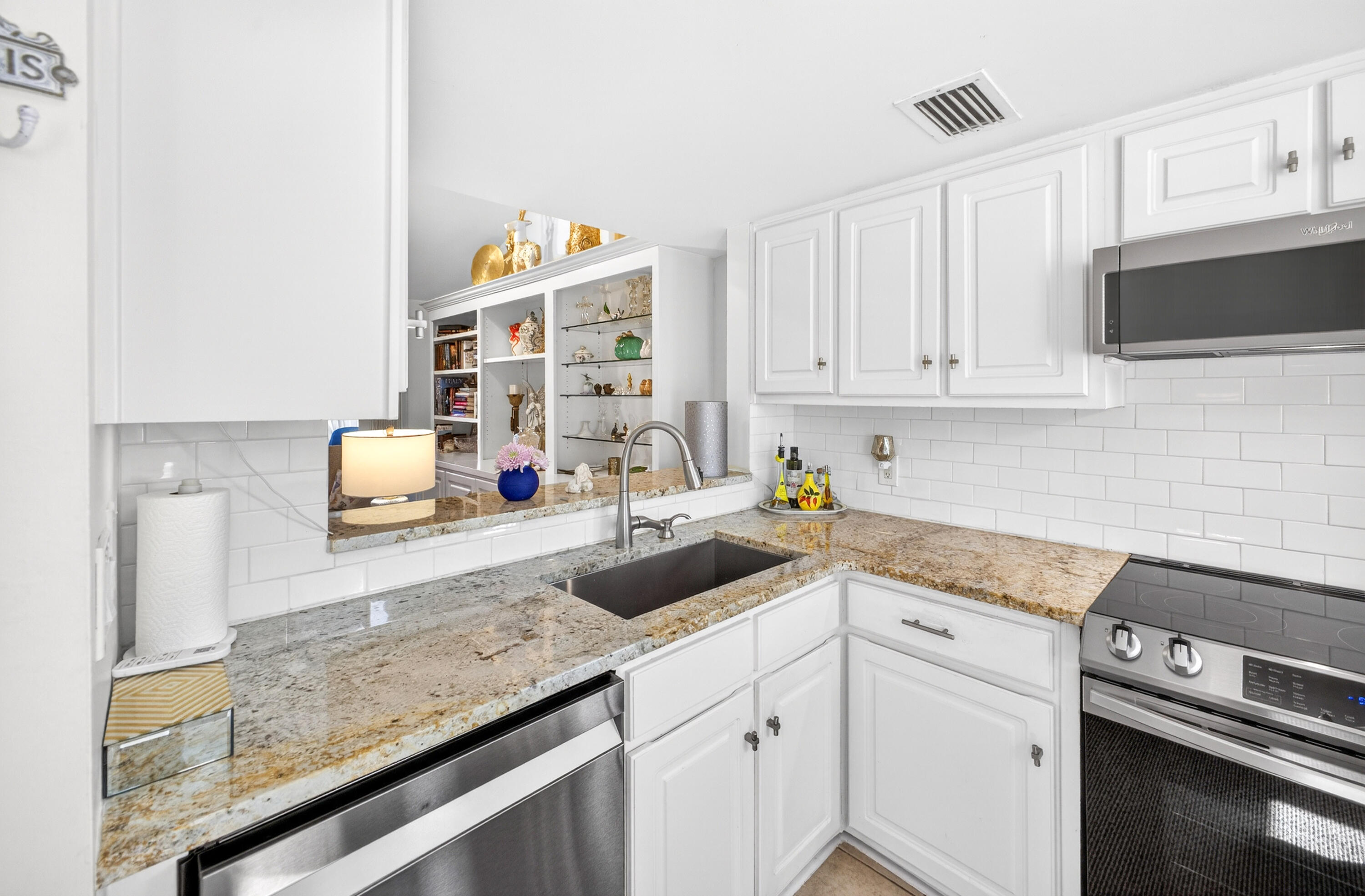 LINKSIDE VILLAGE UNIT 1 - Residential