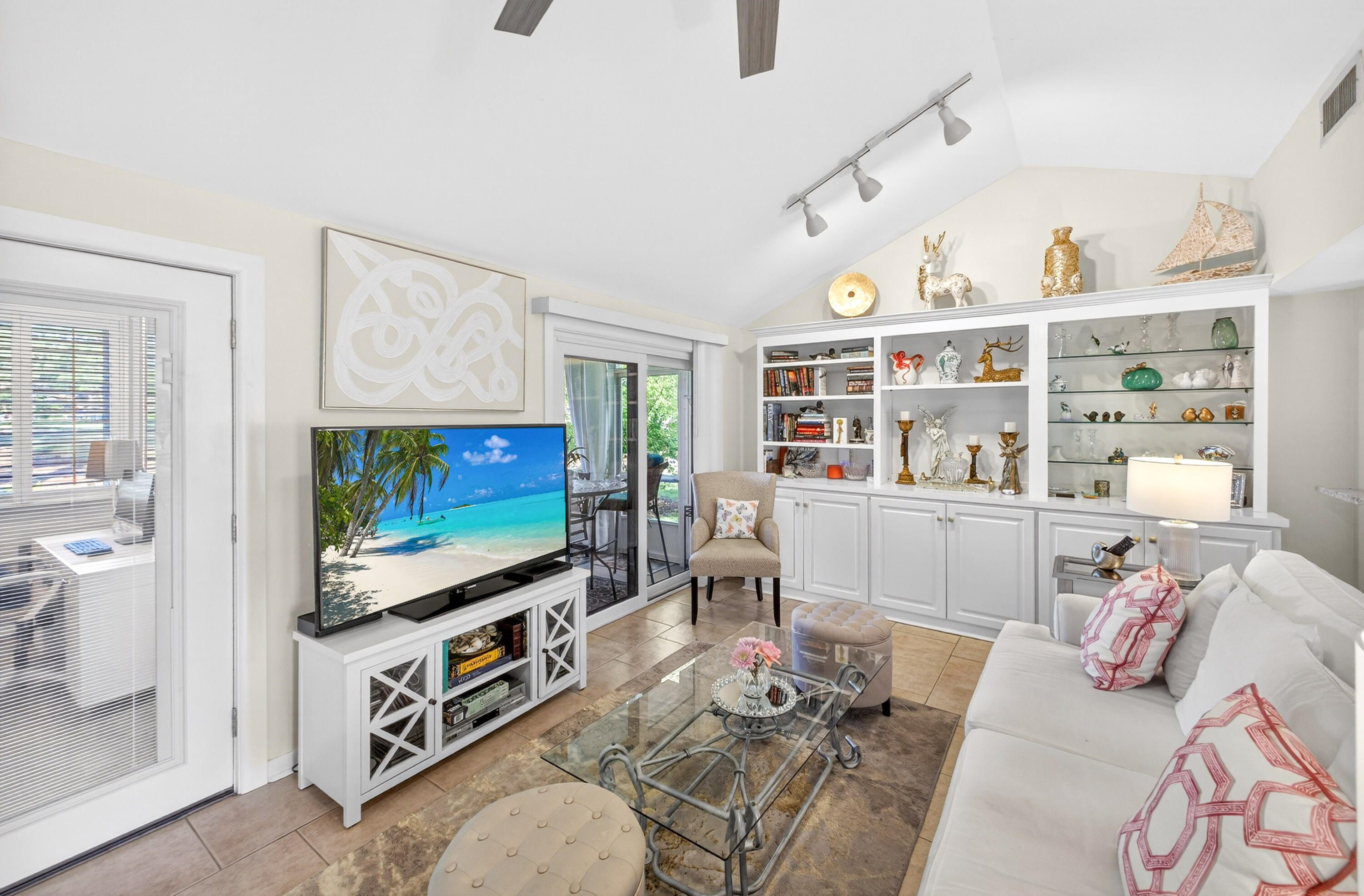 LINKSIDE VILLAGE UNIT 1 - Residential