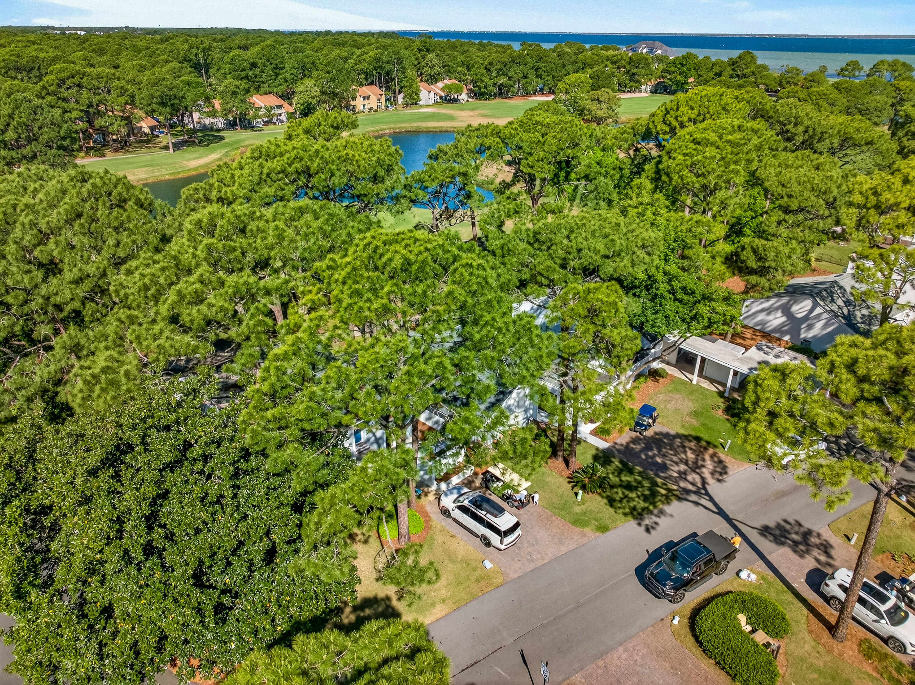 LINKSIDE VILLAGE UNIT 1 - Residential