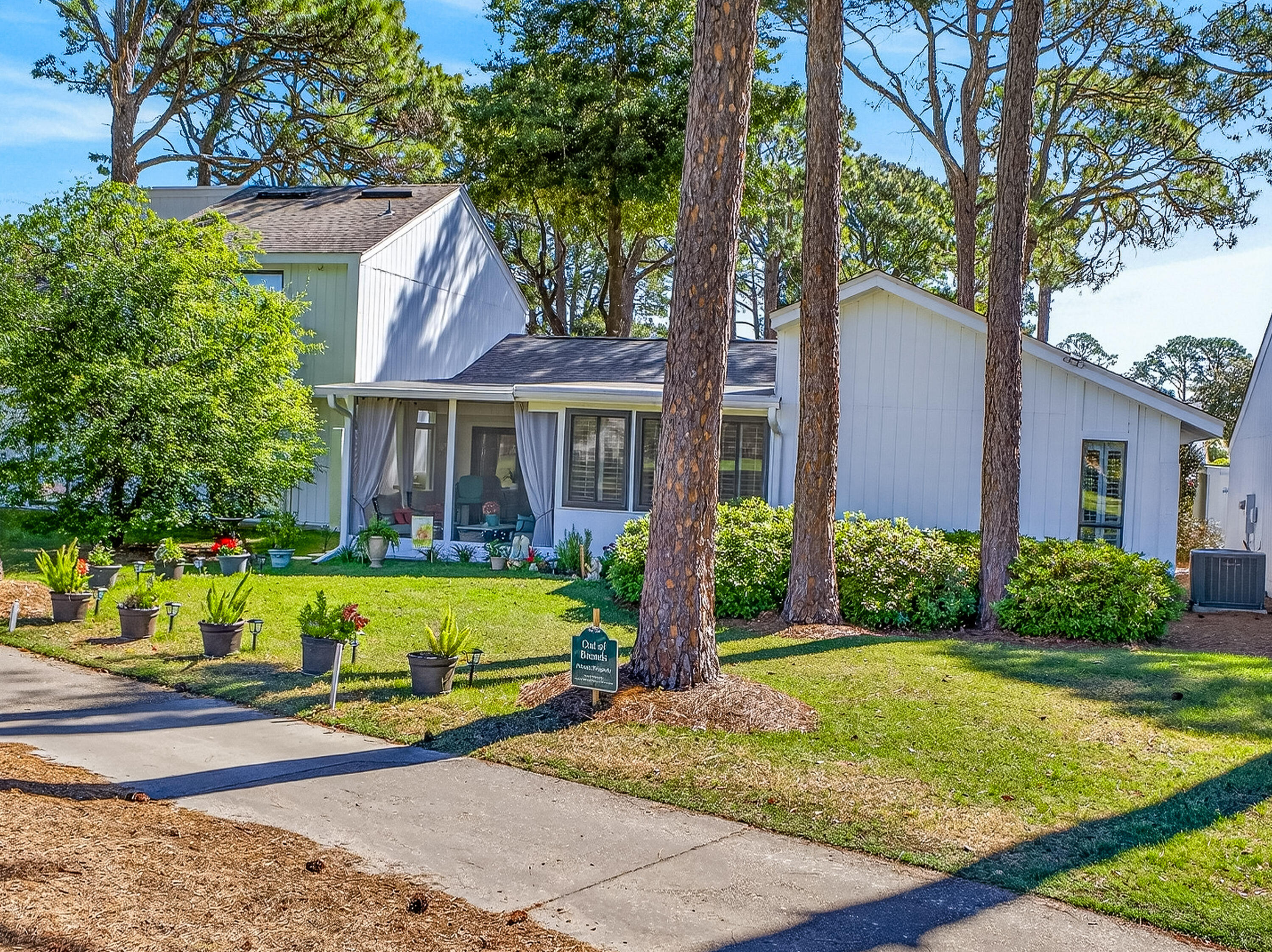 LINKSIDE VILLAGE UNIT 1 - Residential