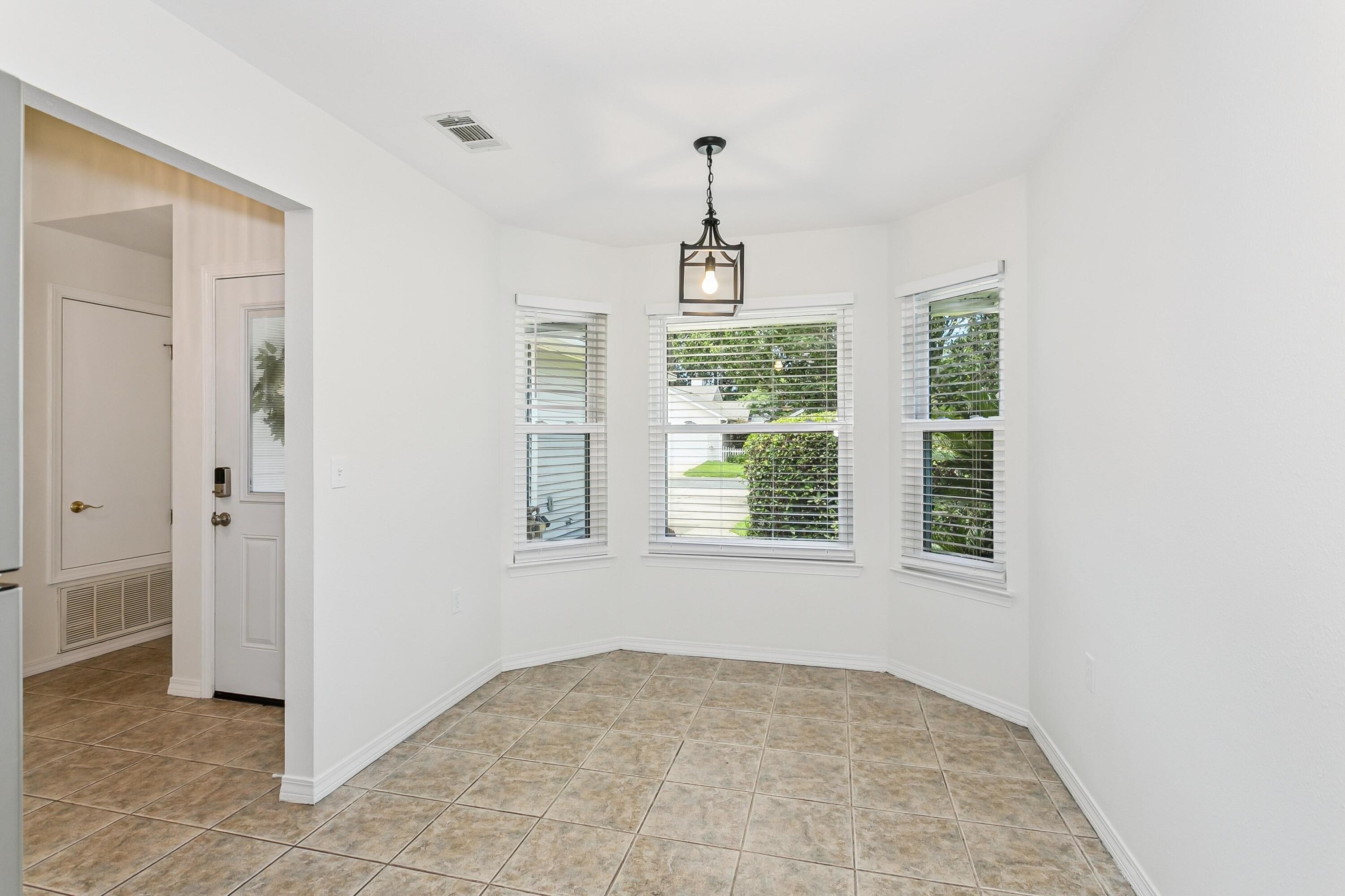 625 Emerald Lane