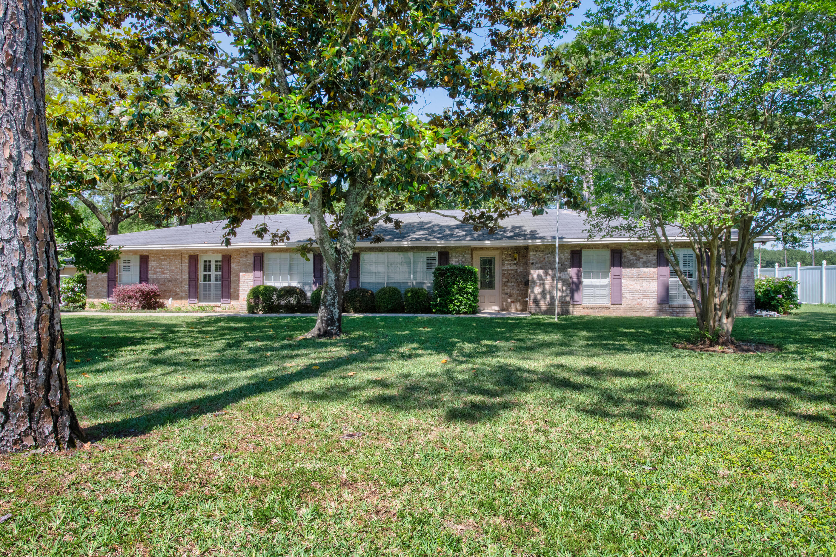 COUNTRY CLUB ESTATES 1ST ADDN - Residential