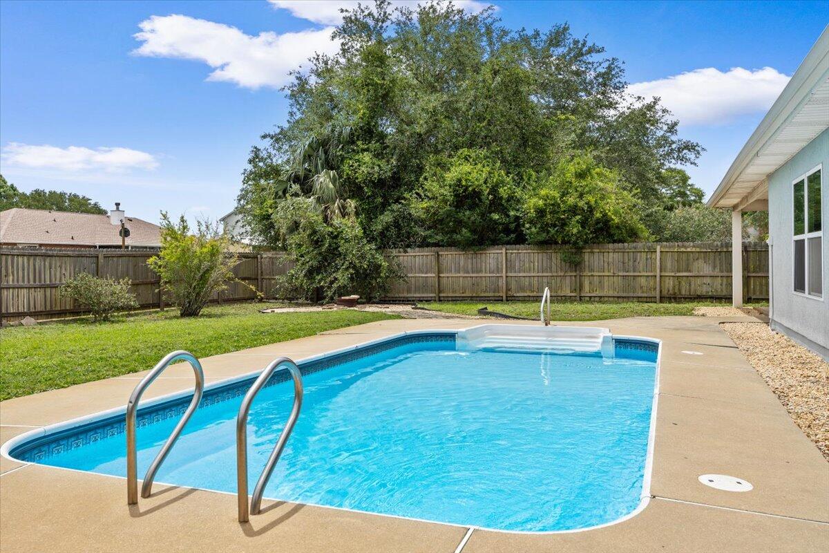 GRANDE LAGOON WEST - Residential