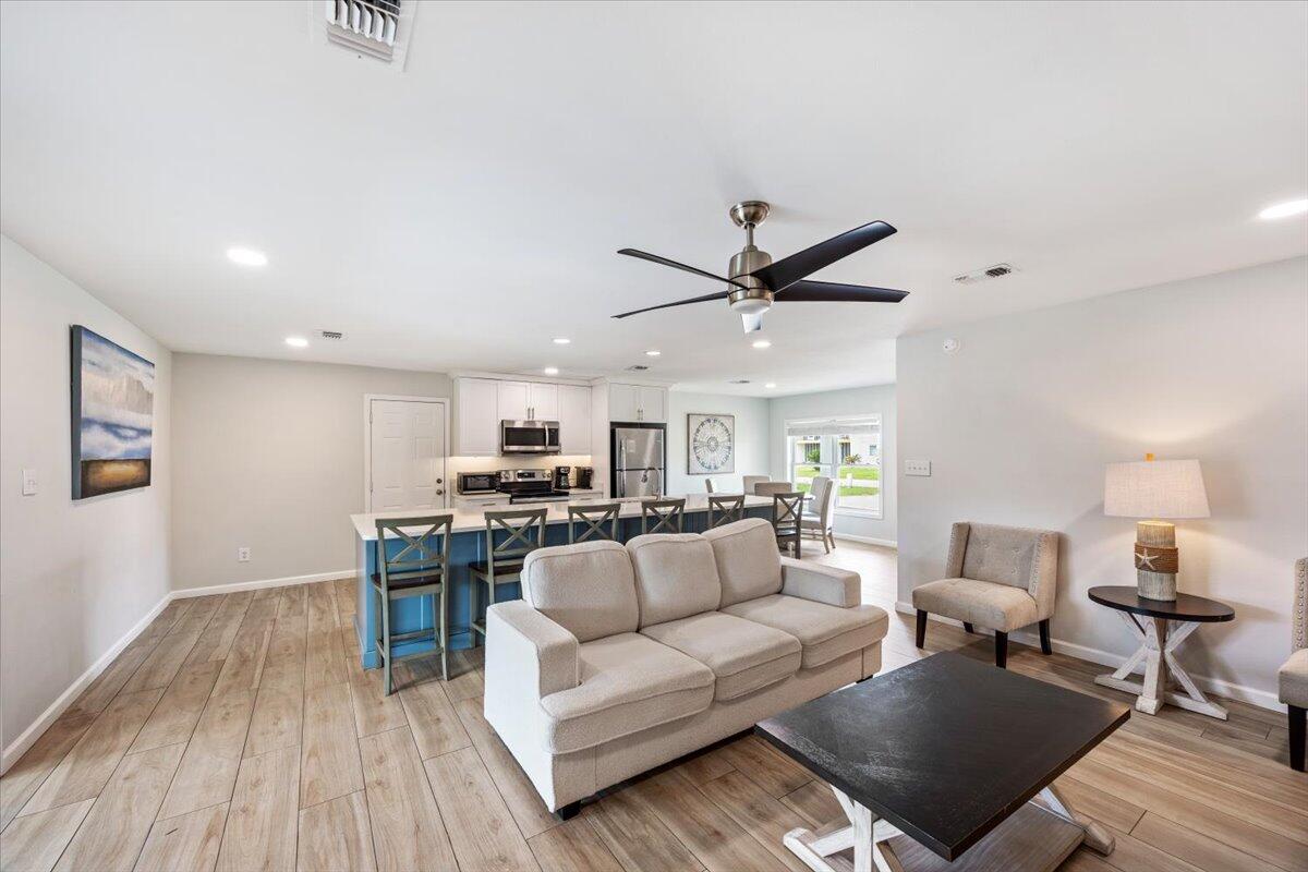 GRANDE LAGOON WEST - Residential