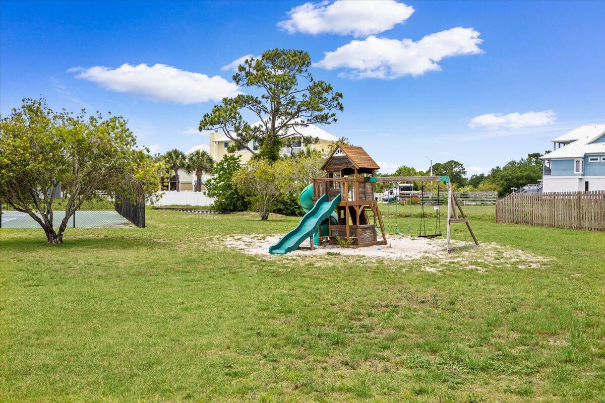 GRANDE LAGOON WEST - Residential