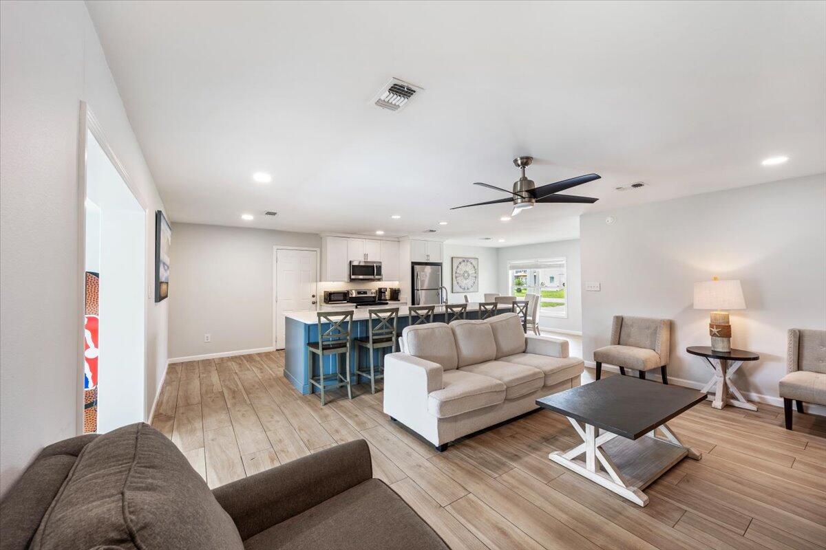 GRANDE LAGOON WEST - Residential