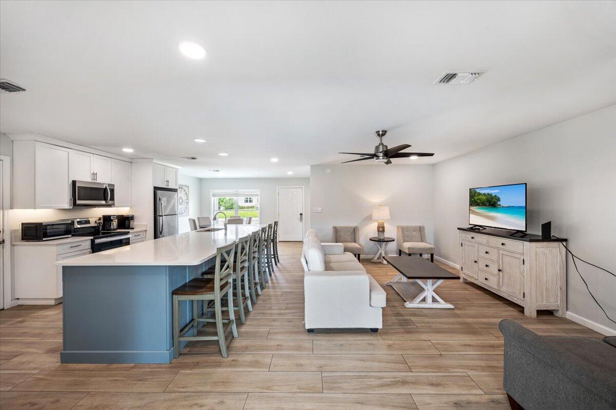 GRANDE LAGOON WEST - Residential