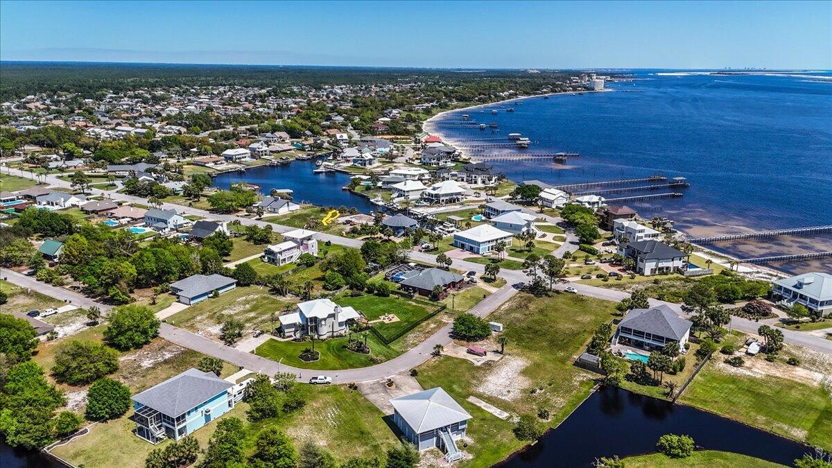 GRANDE LAGOON WEST - Residential