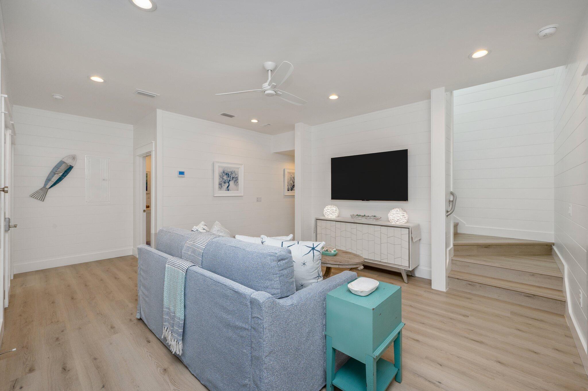 FRANGISTA BEACH 1ST ADDN - Residential