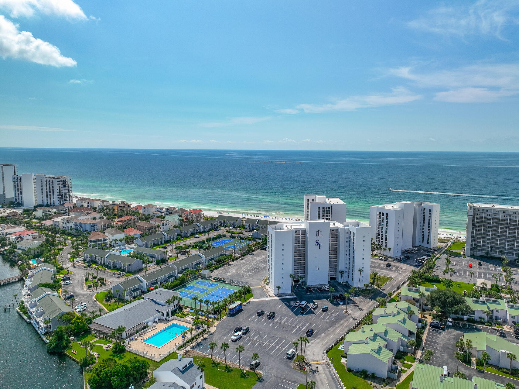 SHORELINE TOWERS 3 - Residential