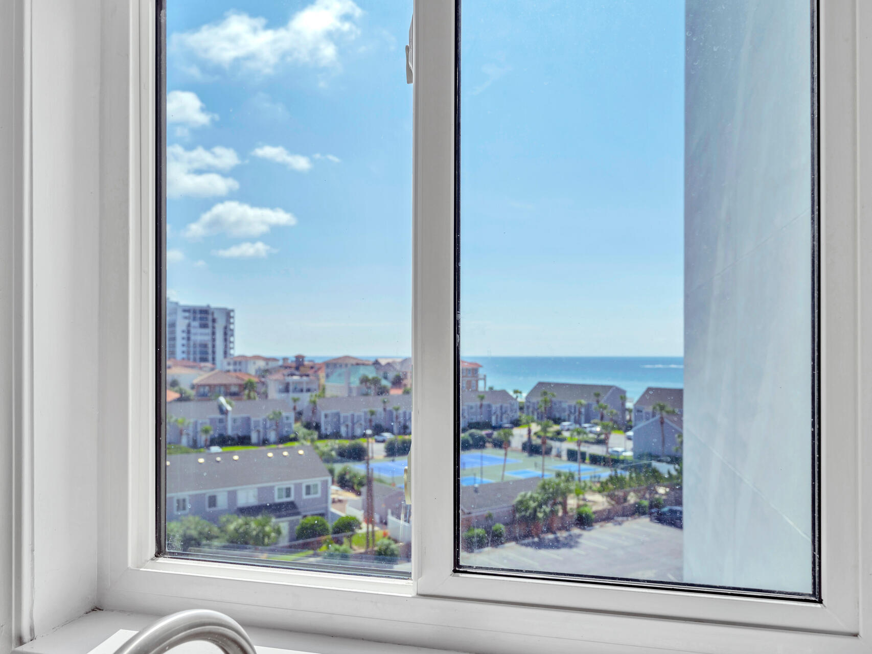 SHORELINE TOWERS 3 - Residential