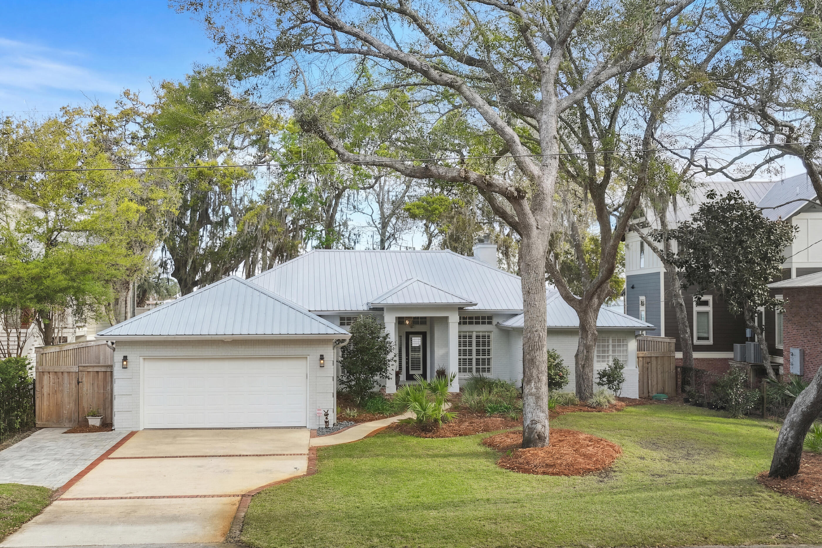 TURQUOISE BEACH - Residential