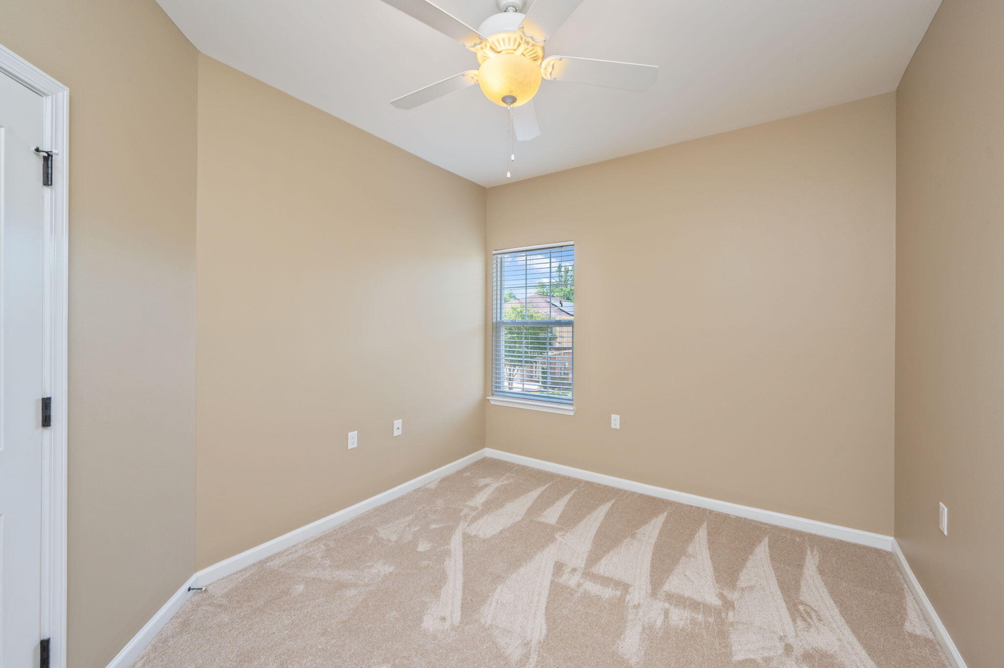 TRADITIONS AT WALTON OAKS - Residential