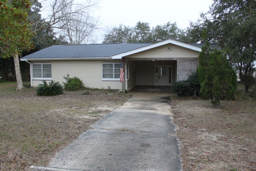 Close to the park, Yacht club, boat dry storage and state park. Deeded access to private beaches. Waterview of Big Lagoon from screened in Florida room. GREAT INVESTMENT. Property has access to 2 private beaches and is just a couple miles from the back gate of base. This property is also zoned commercial with direct frontage to Gulf Beach Highway. and would be an excellent location for many small business applications. Perdido Key and the beach is just 10 minutes away.
Property is being sold as/is