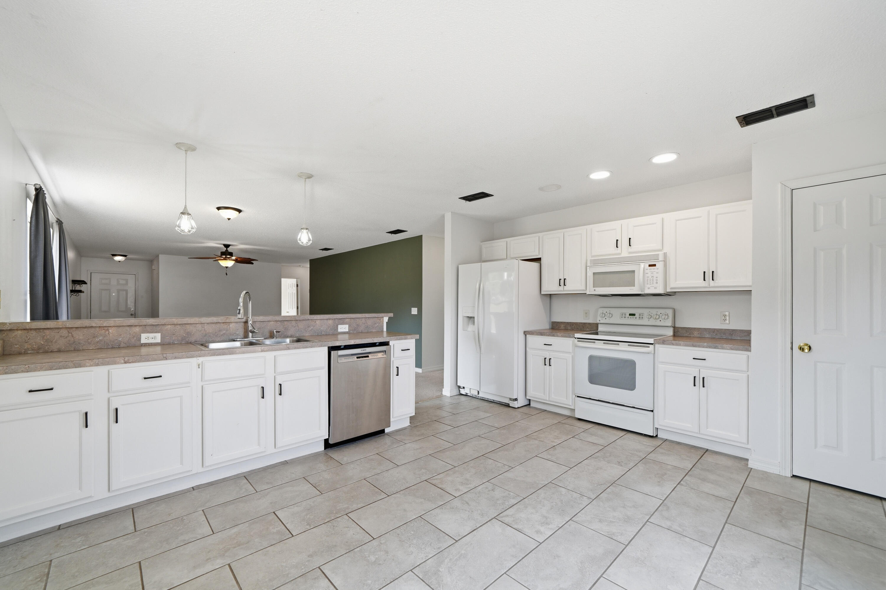 NORTHVIEW ESTATES 7TH ADDN - Residential