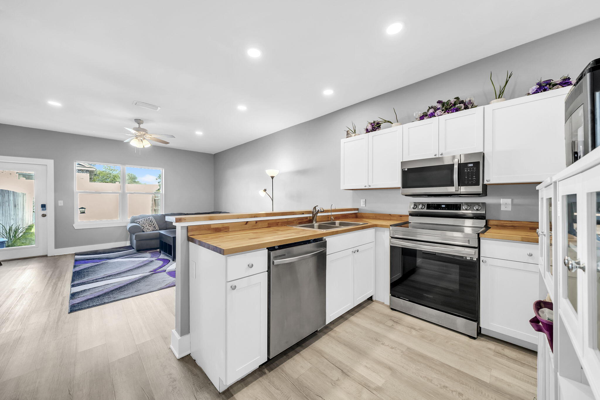MIKSTAKEL TOWNHOMES - Residential