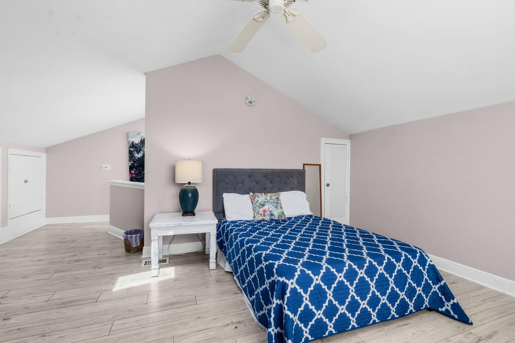 VANTAGE POINTE - Residential