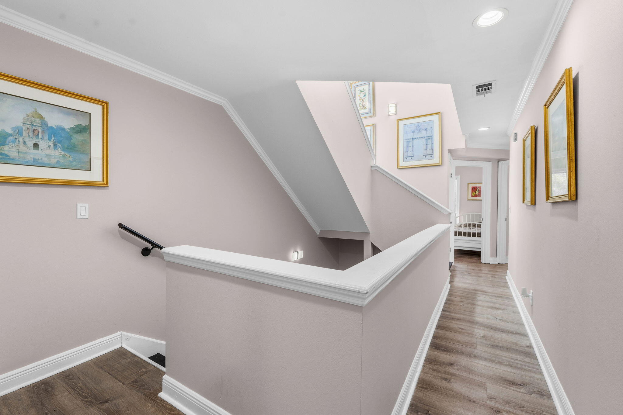 VANTAGE POINTE - Residential