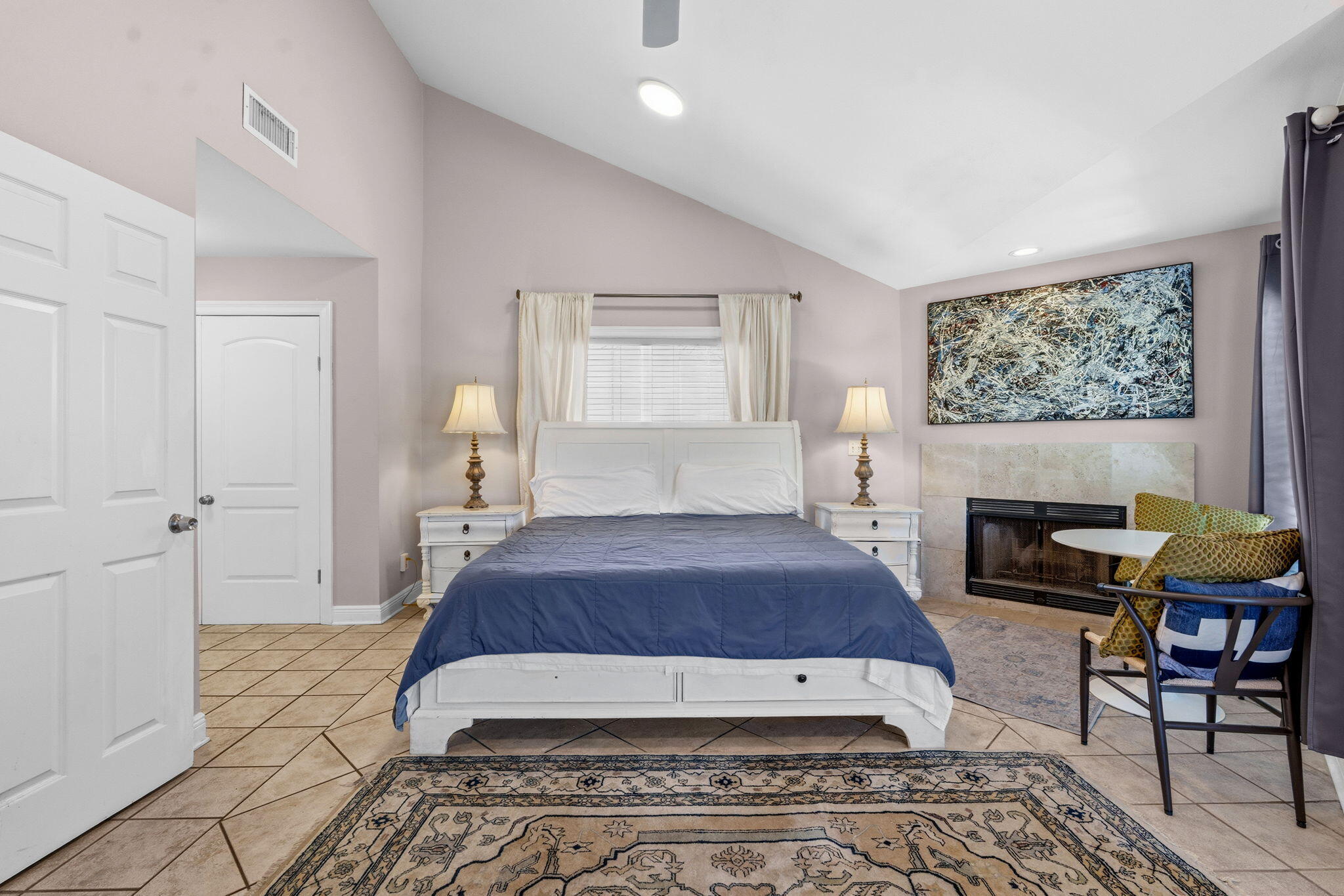 VANTAGE POINTE - Residential