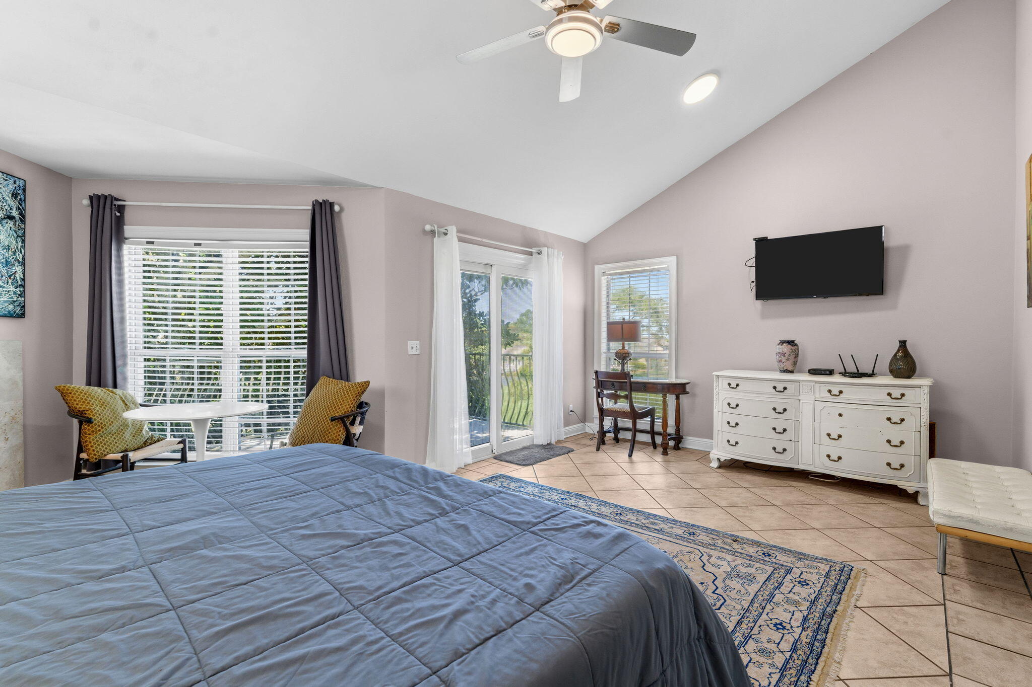 VANTAGE POINTE - Residential