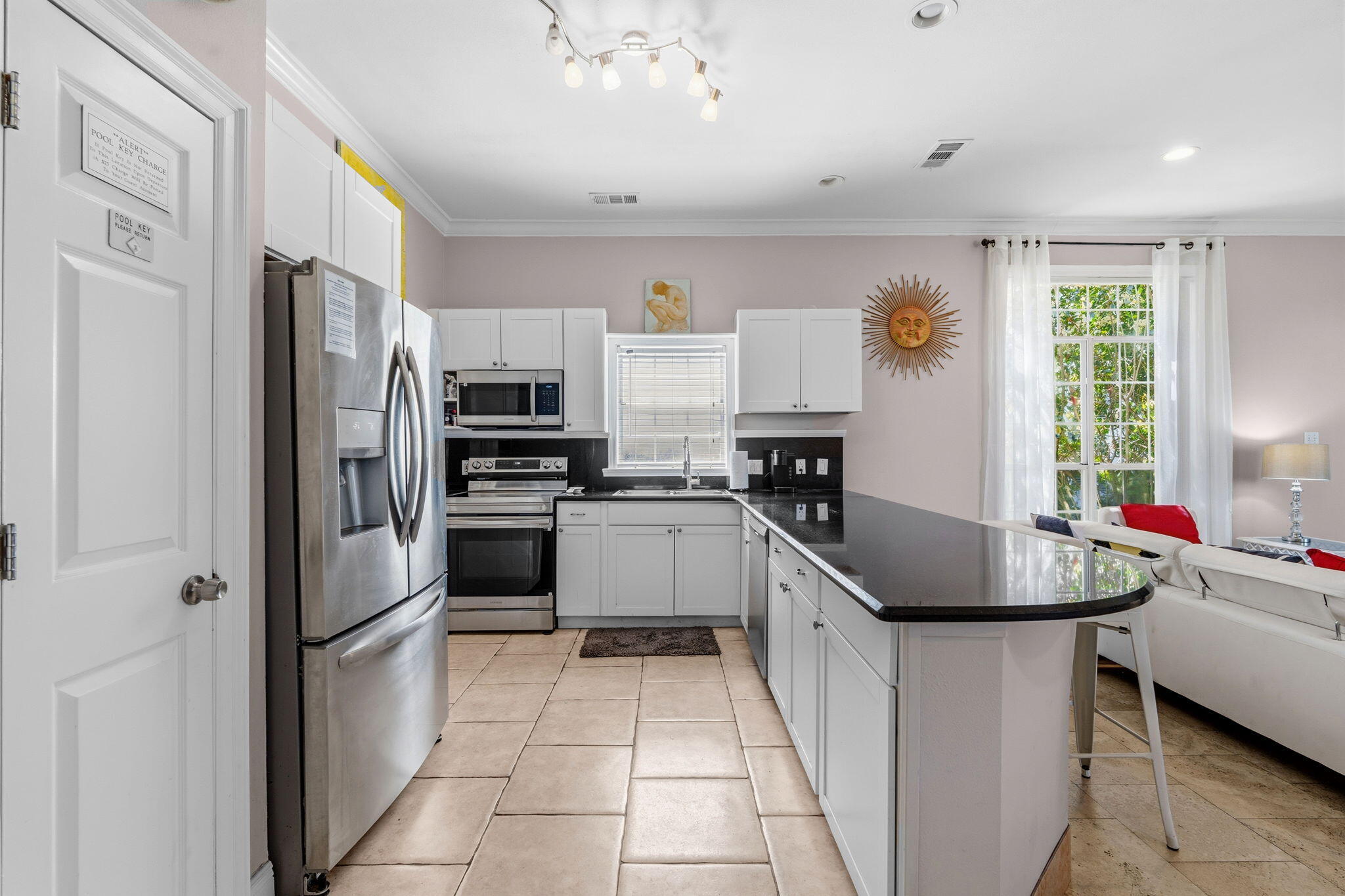 VANTAGE POINTE - Residential