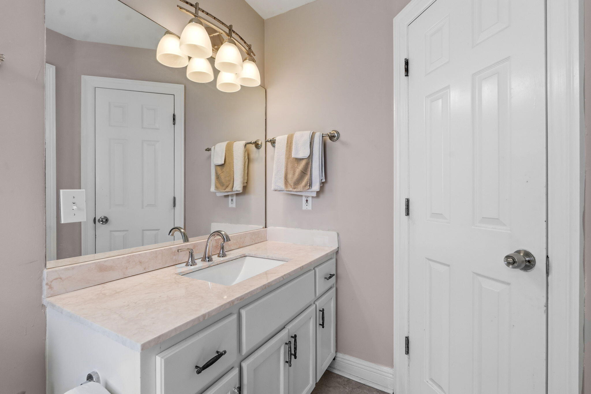 VANTAGE POINTE - Residential