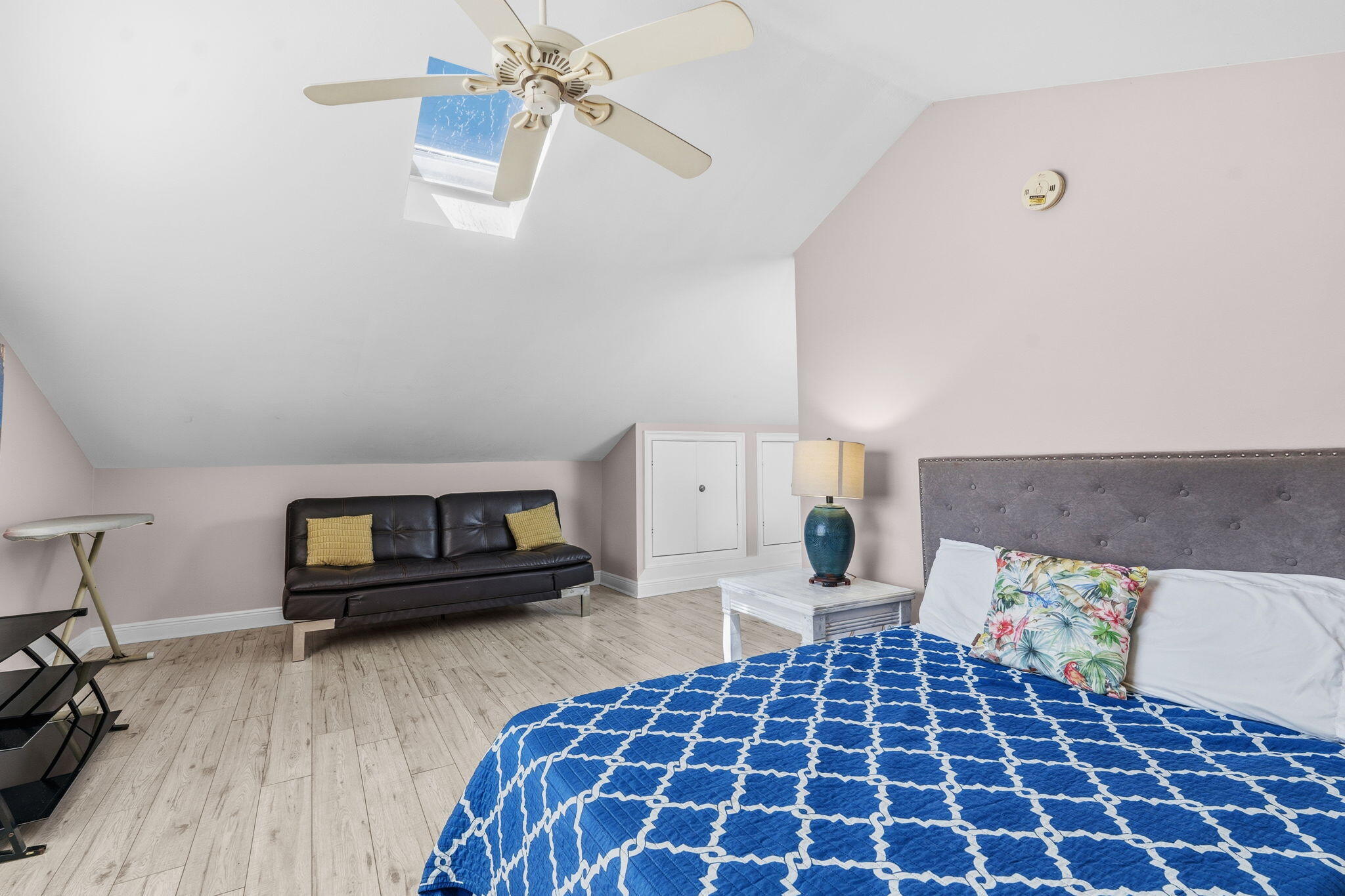 VANTAGE POINTE - Residential