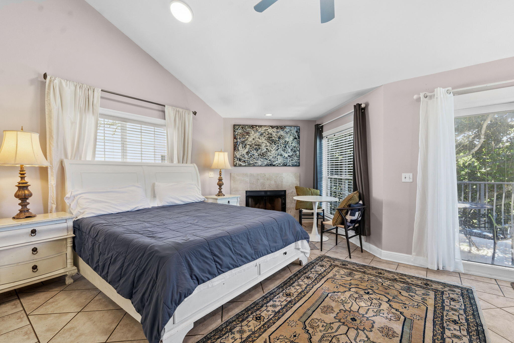 VANTAGE POINTE - Residential