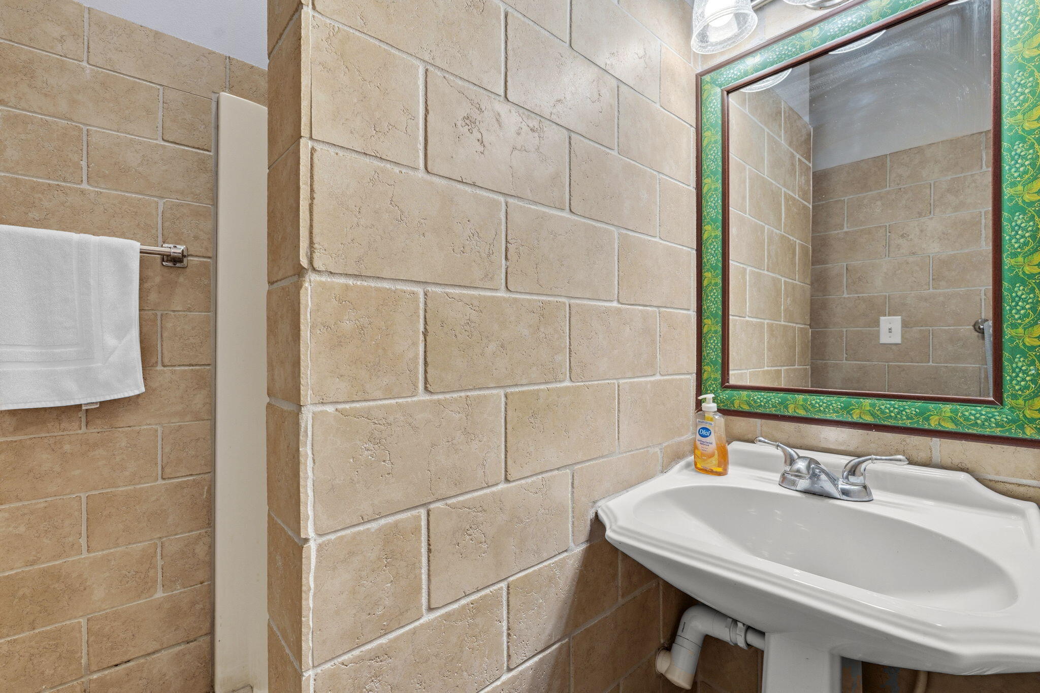 VANTAGE POINTE - Residential