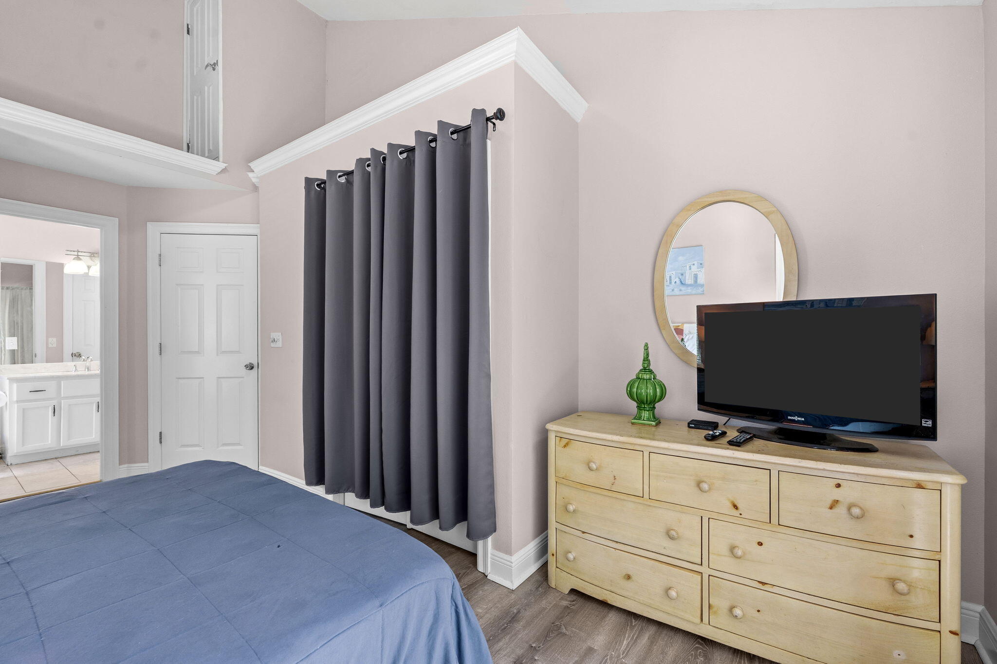 VANTAGE POINTE - Residential