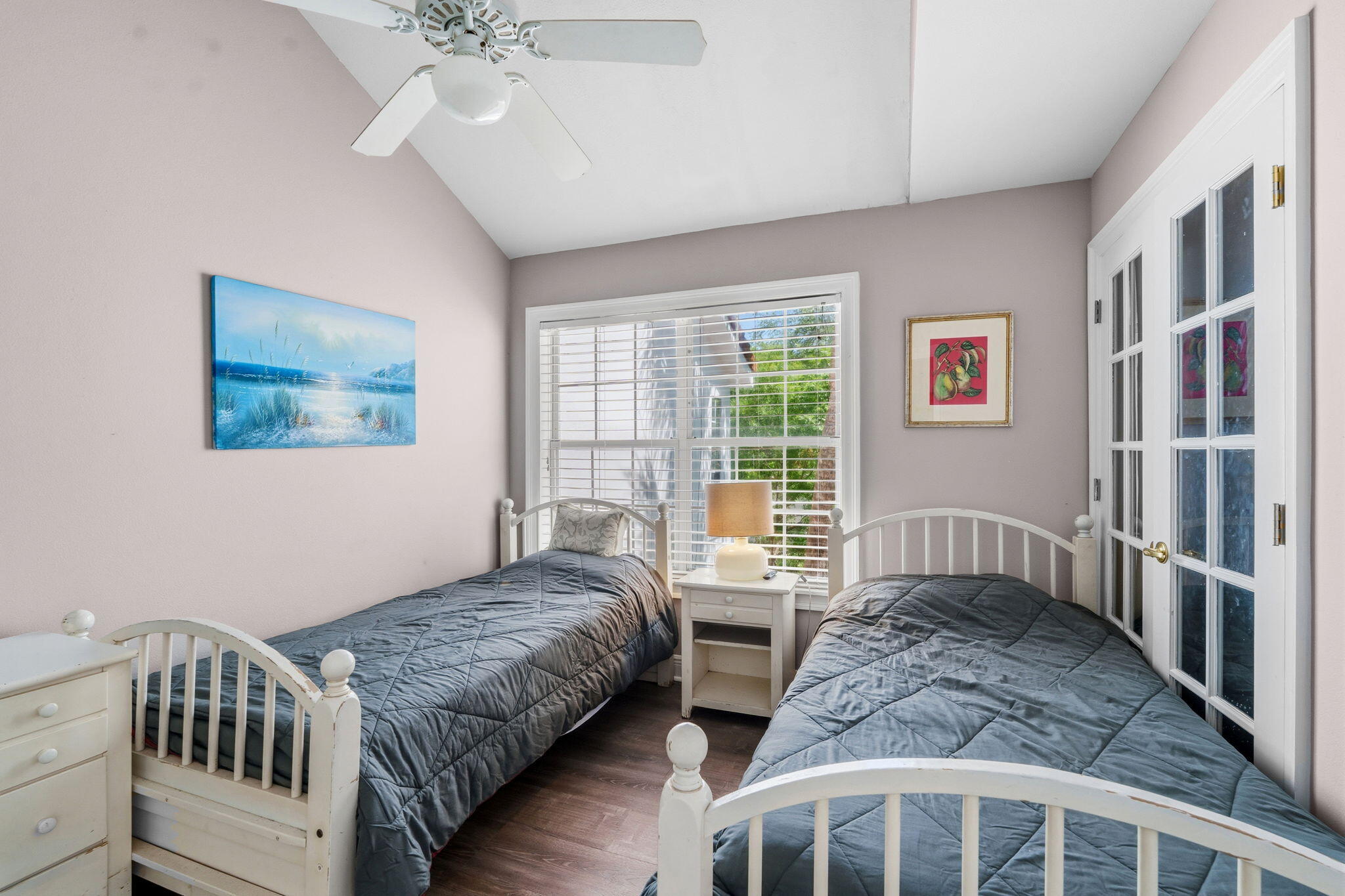 VANTAGE POINTE - Residential