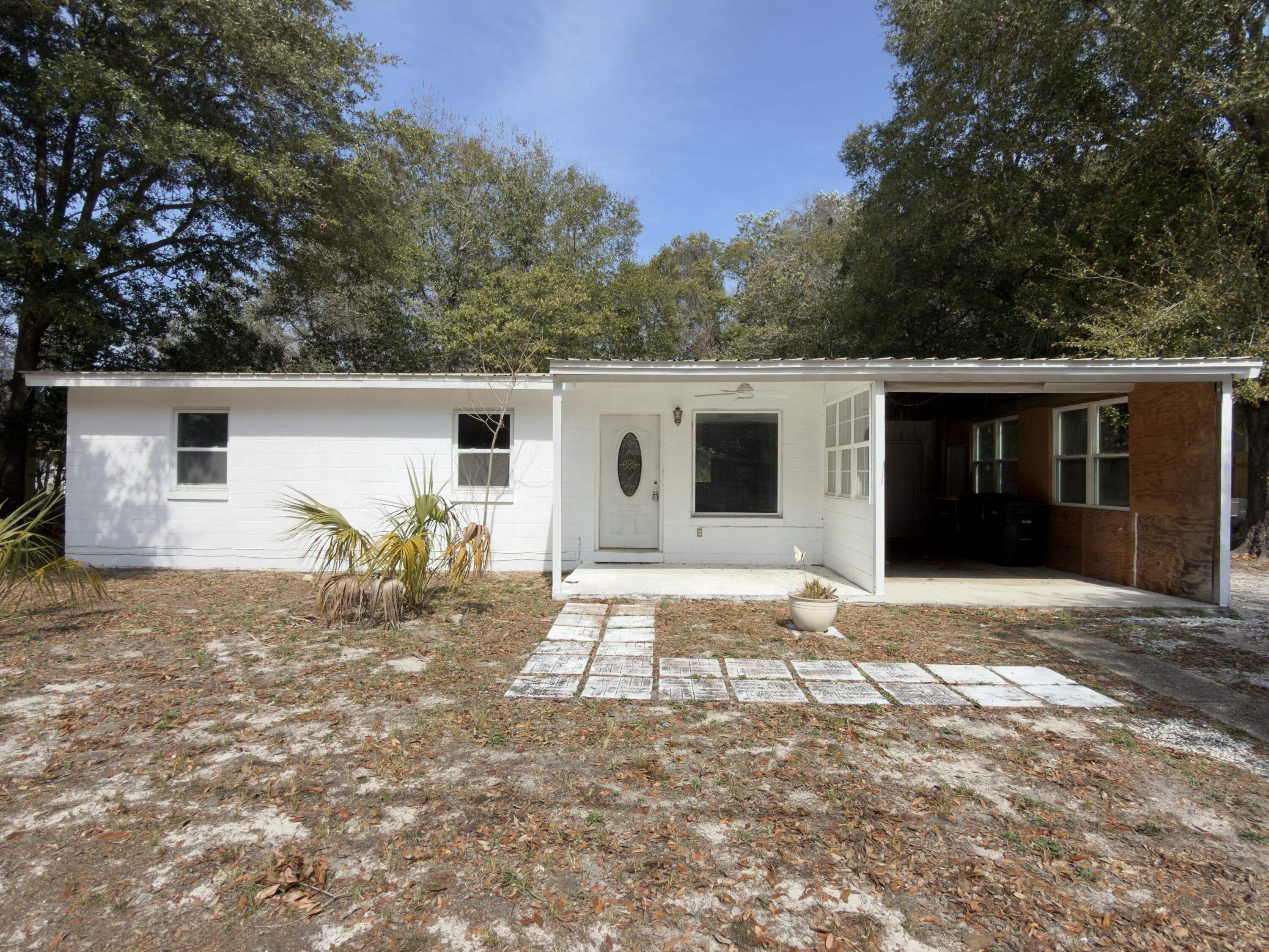 SEABREEZE ADD #3 LOT 2 BLK G - Residential