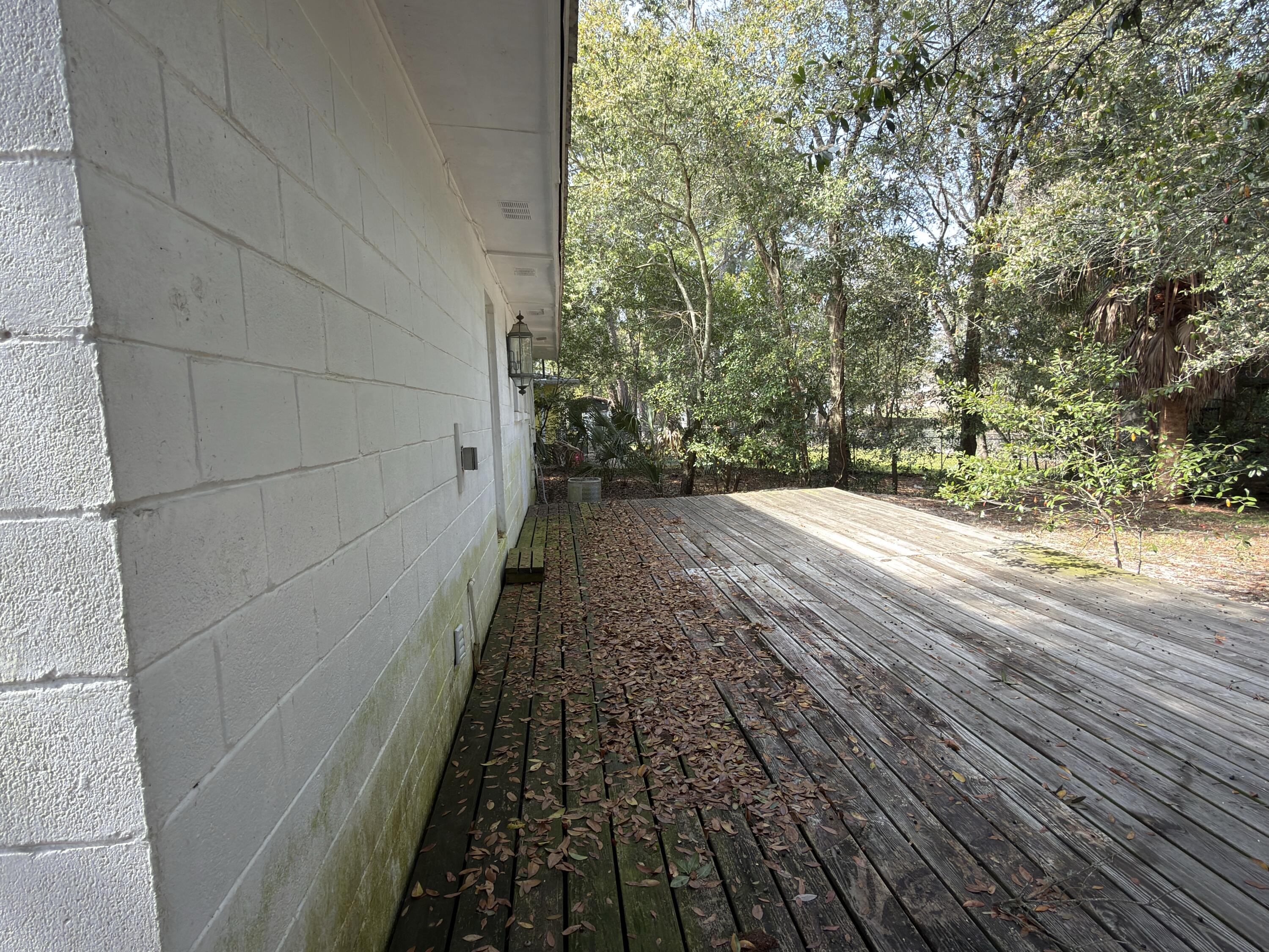 SEABREEZE ADD #3 LOT 2 BLK G - Residential