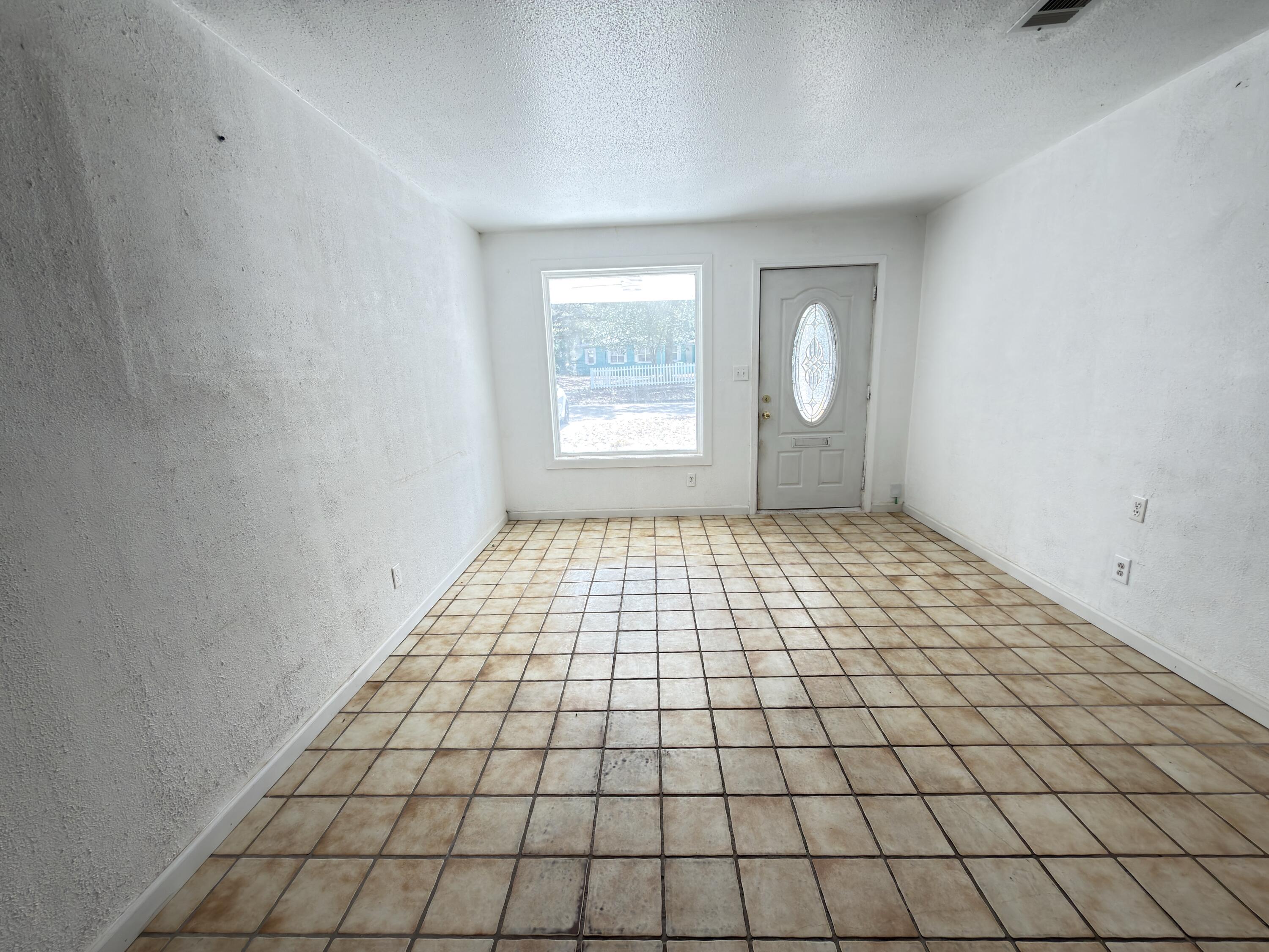 SEABREEZE ADD #3 LOT 2 BLK G - Residential