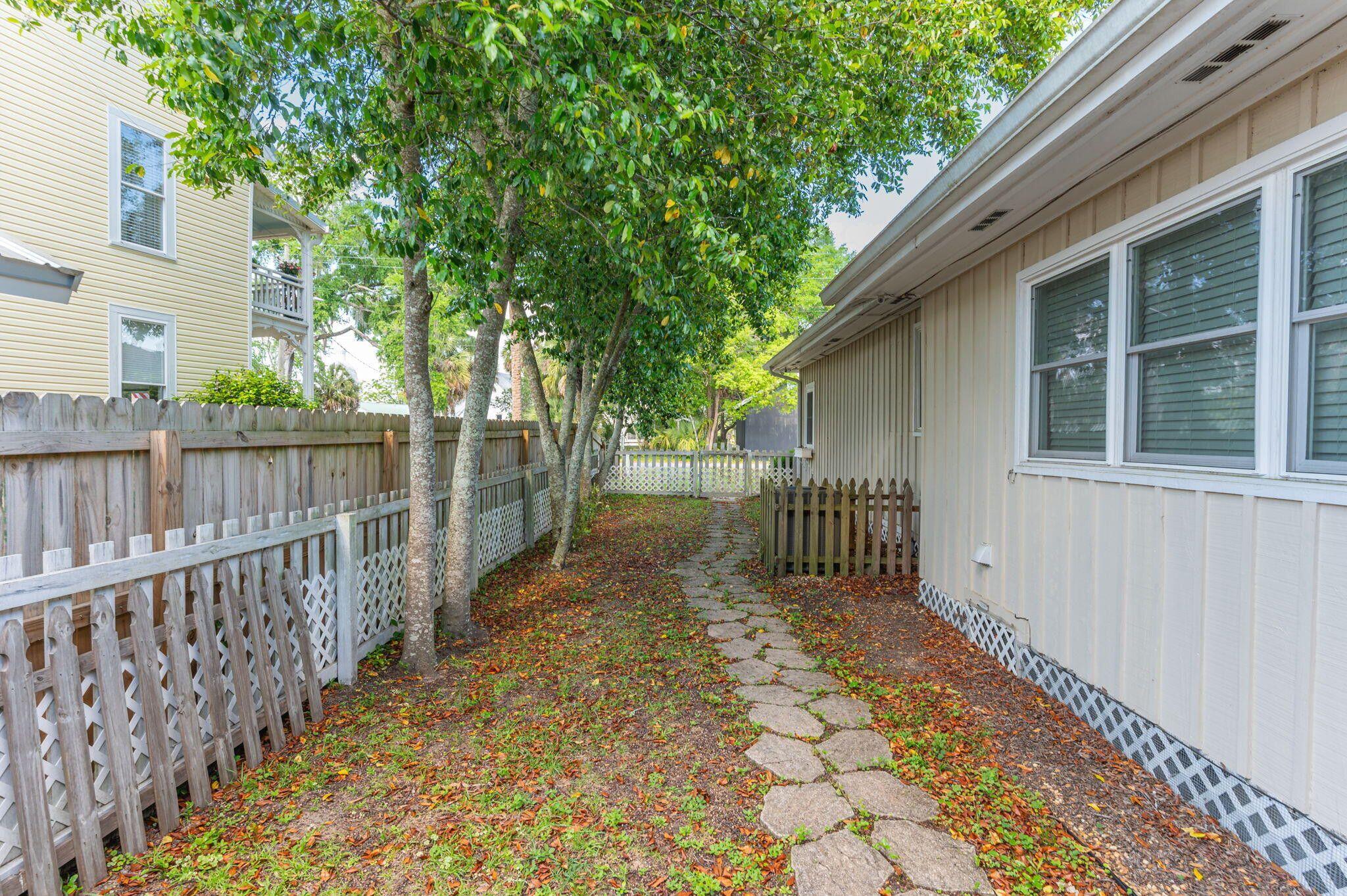 TOWN OF DEFUNIAK SPRINGS - Residential