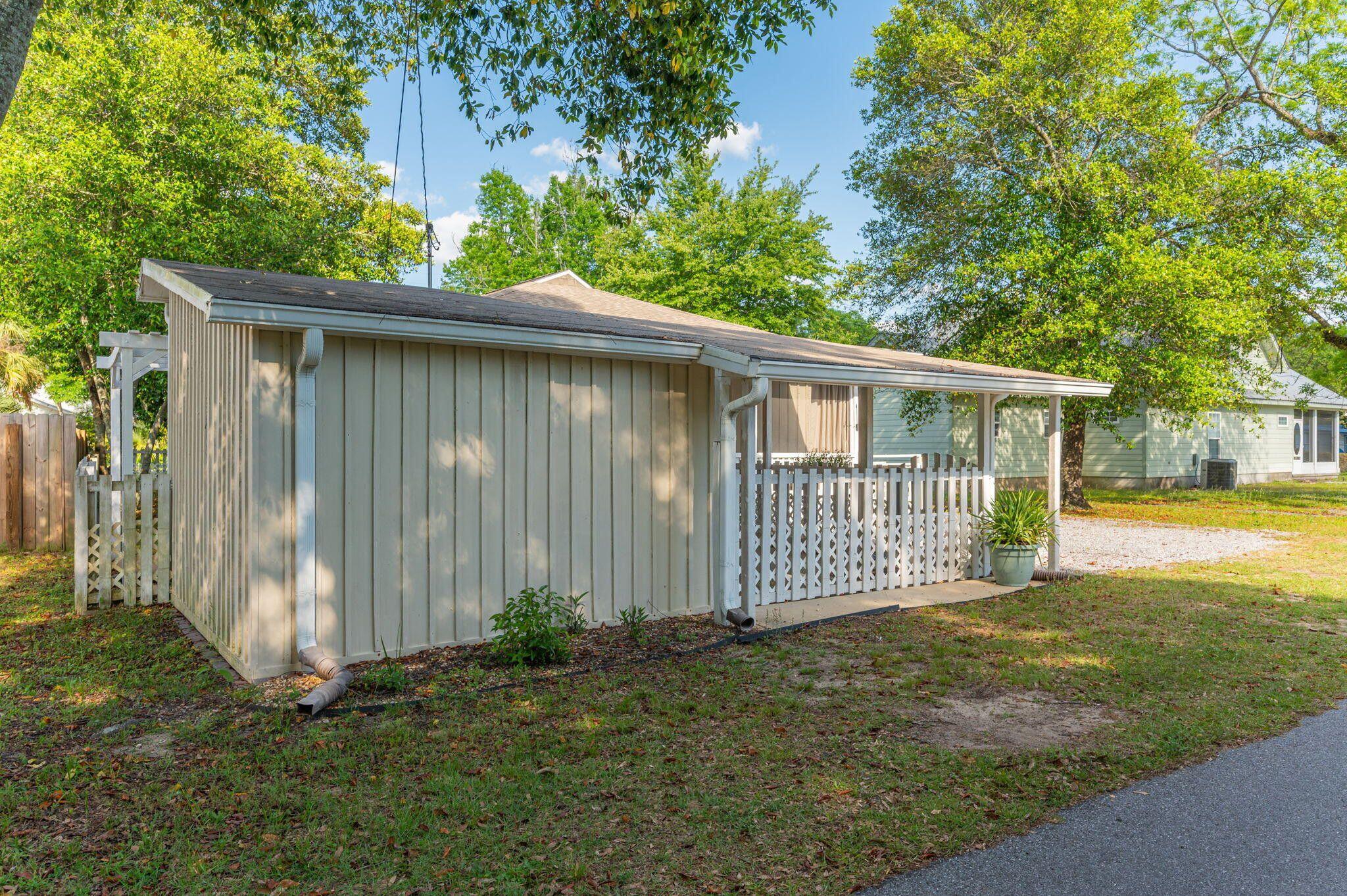 TOWN OF DEFUNIAK SPRINGS - Residential