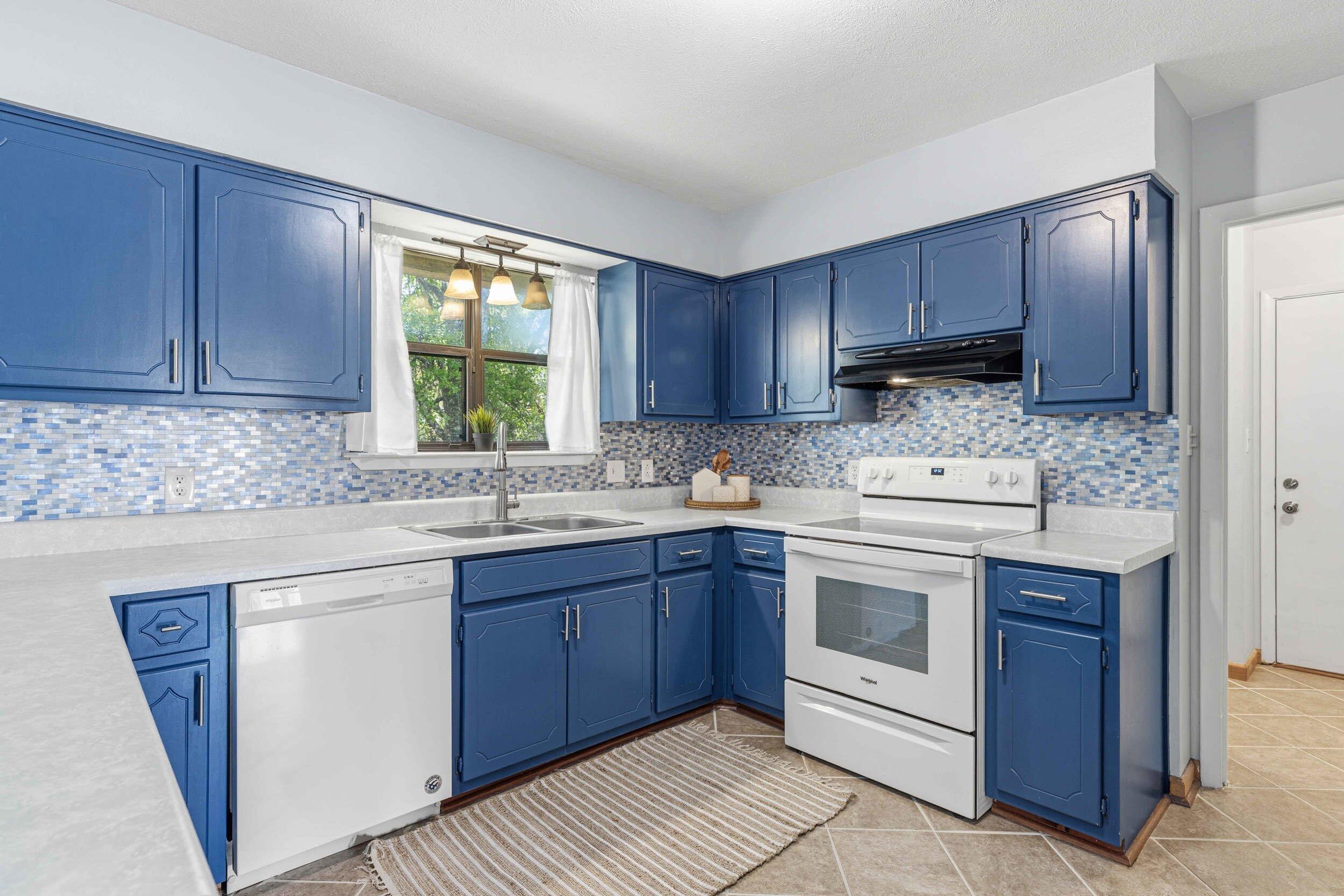 COUNTRYVIEW ESTATES - Residential