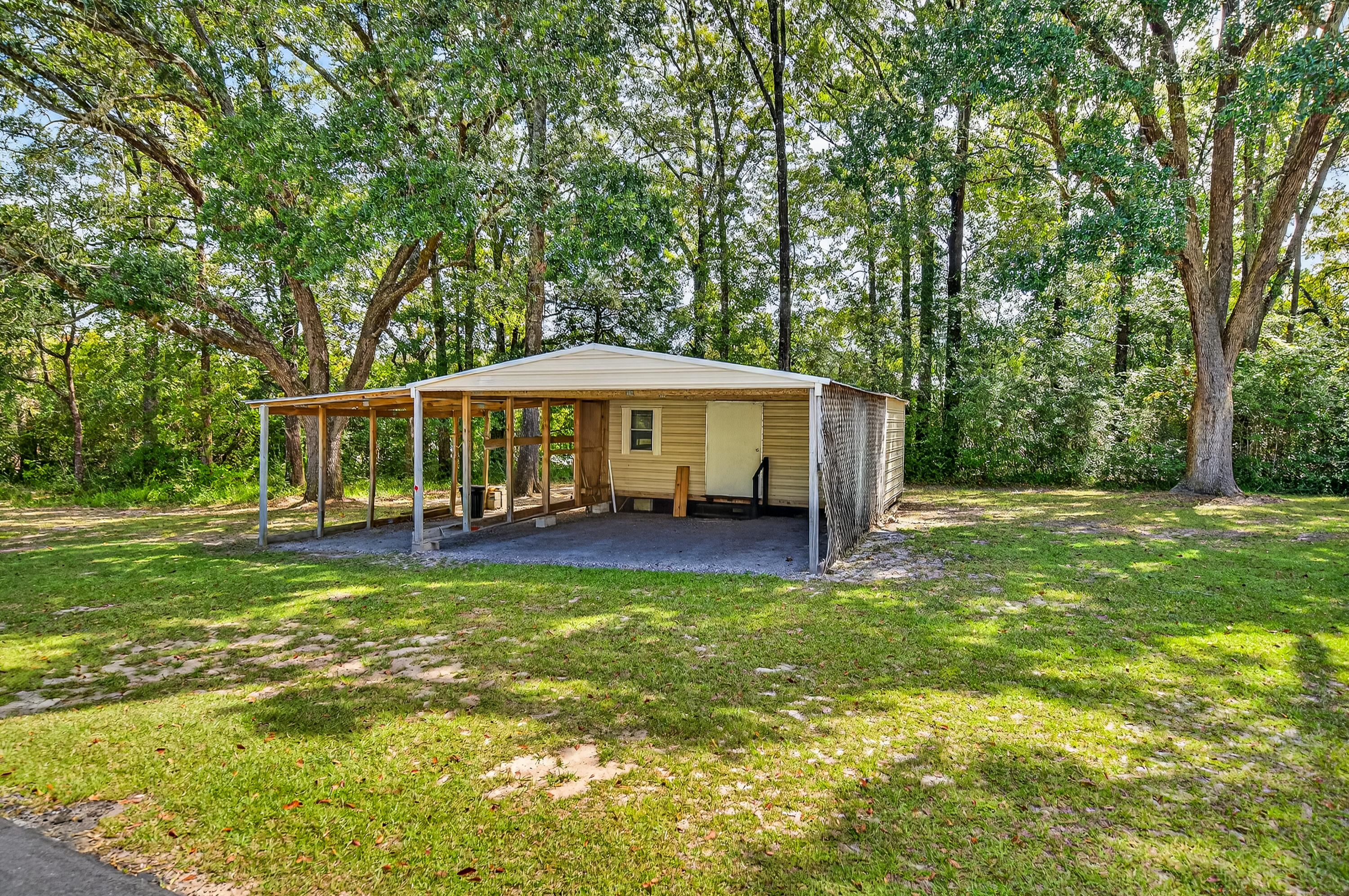 NO RECORDED SUBDIVISION - Residential