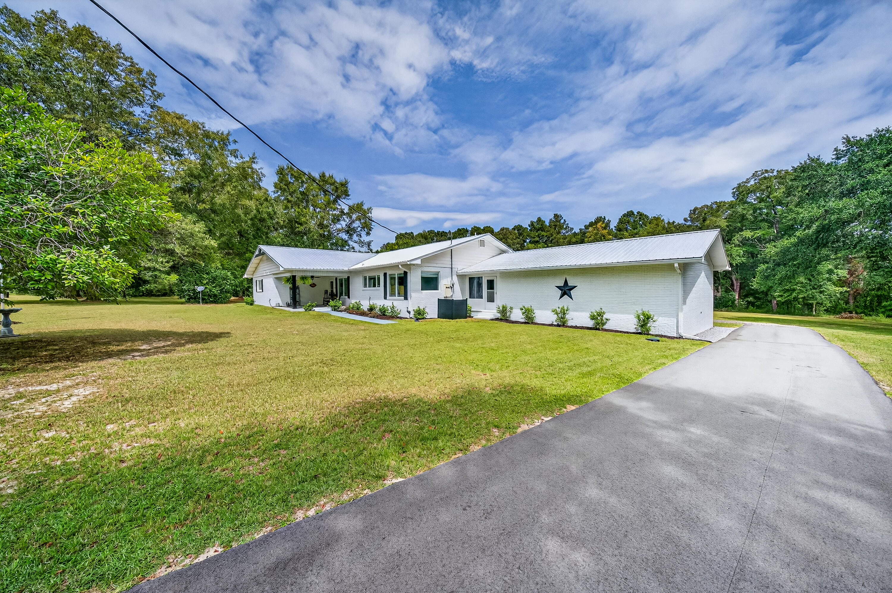 NO RECORDED SUBDIVISION - Residential