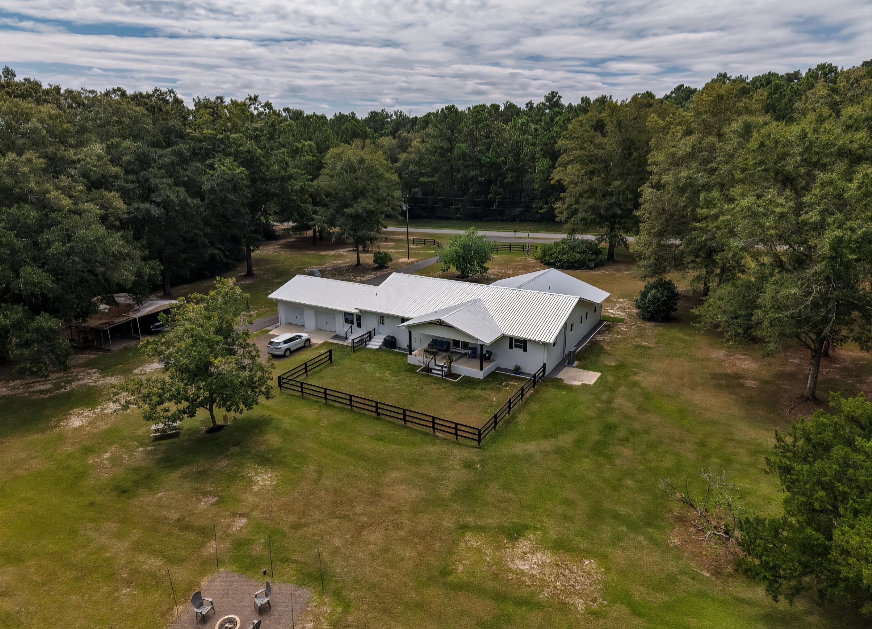 NO RECORDED SUBDIVISION - Residential