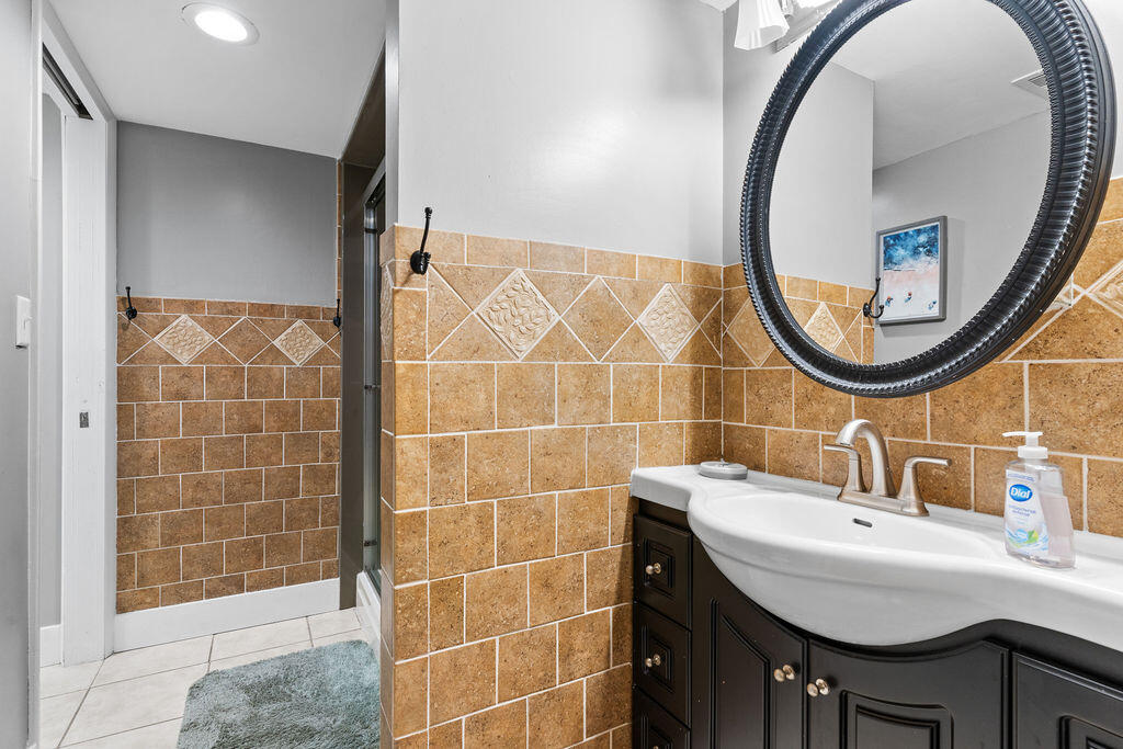 SUNBIRD CONDO - Residential