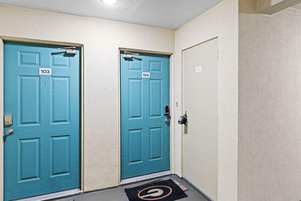 SUNBIRD CONDO - Residential