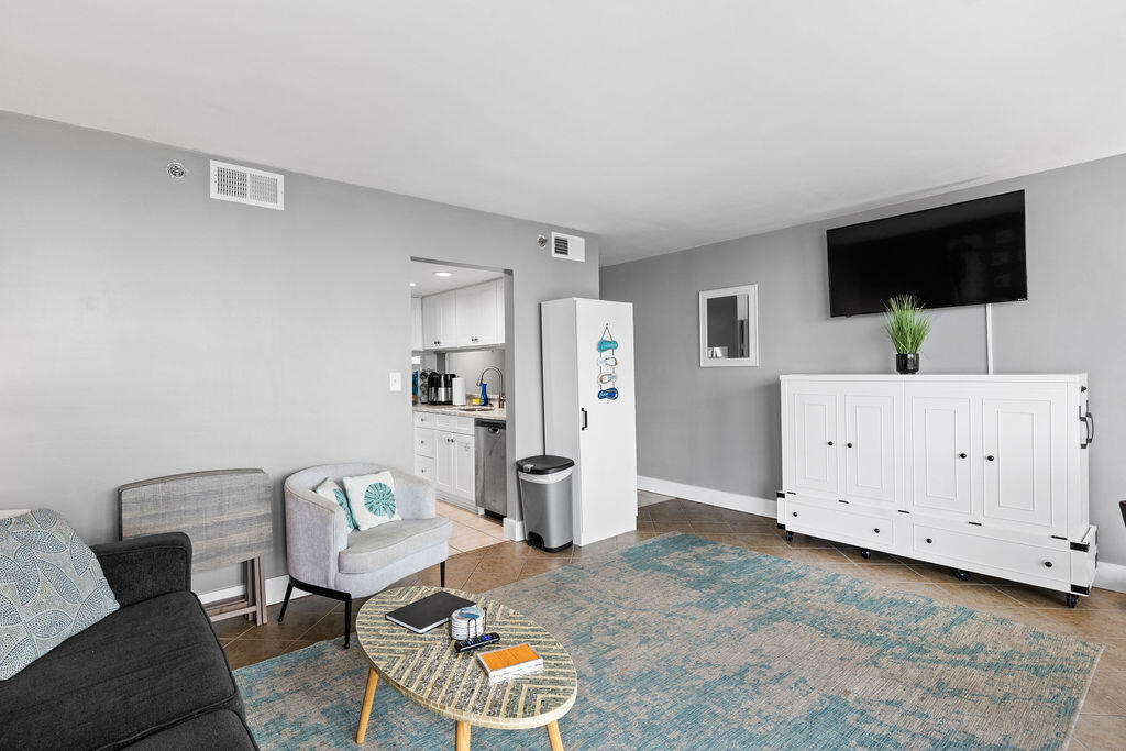 SUNBIRD CONDO - Residential