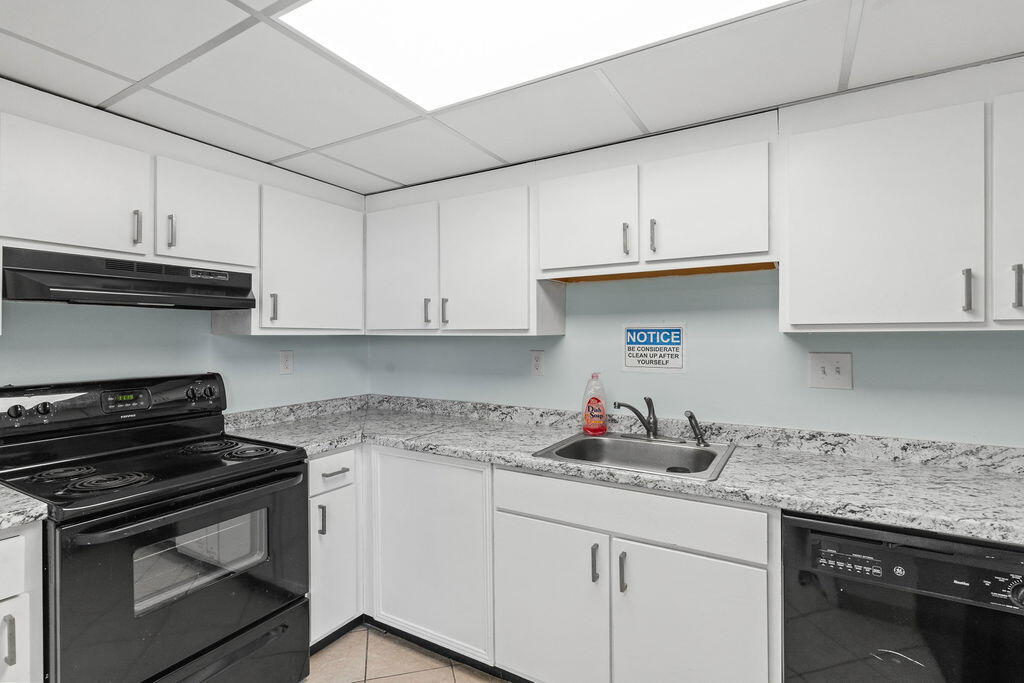 SUNBIRD CONDO - Residential