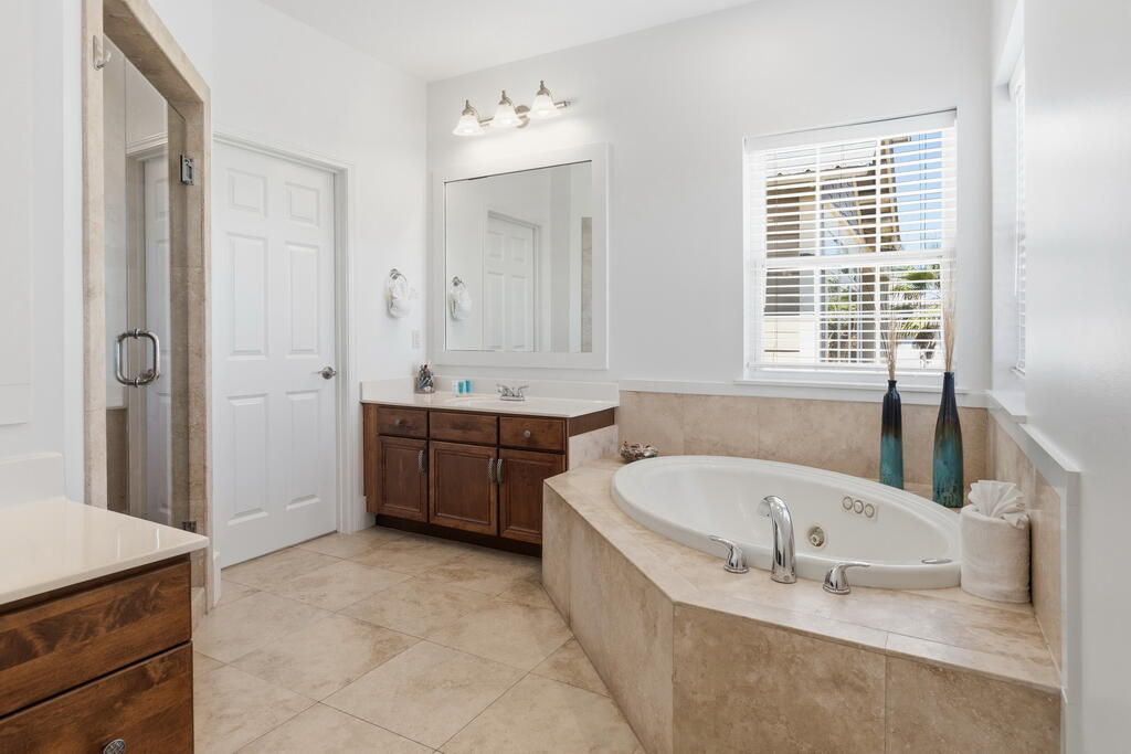 EMERALD WATERS VILLAGE - Residential