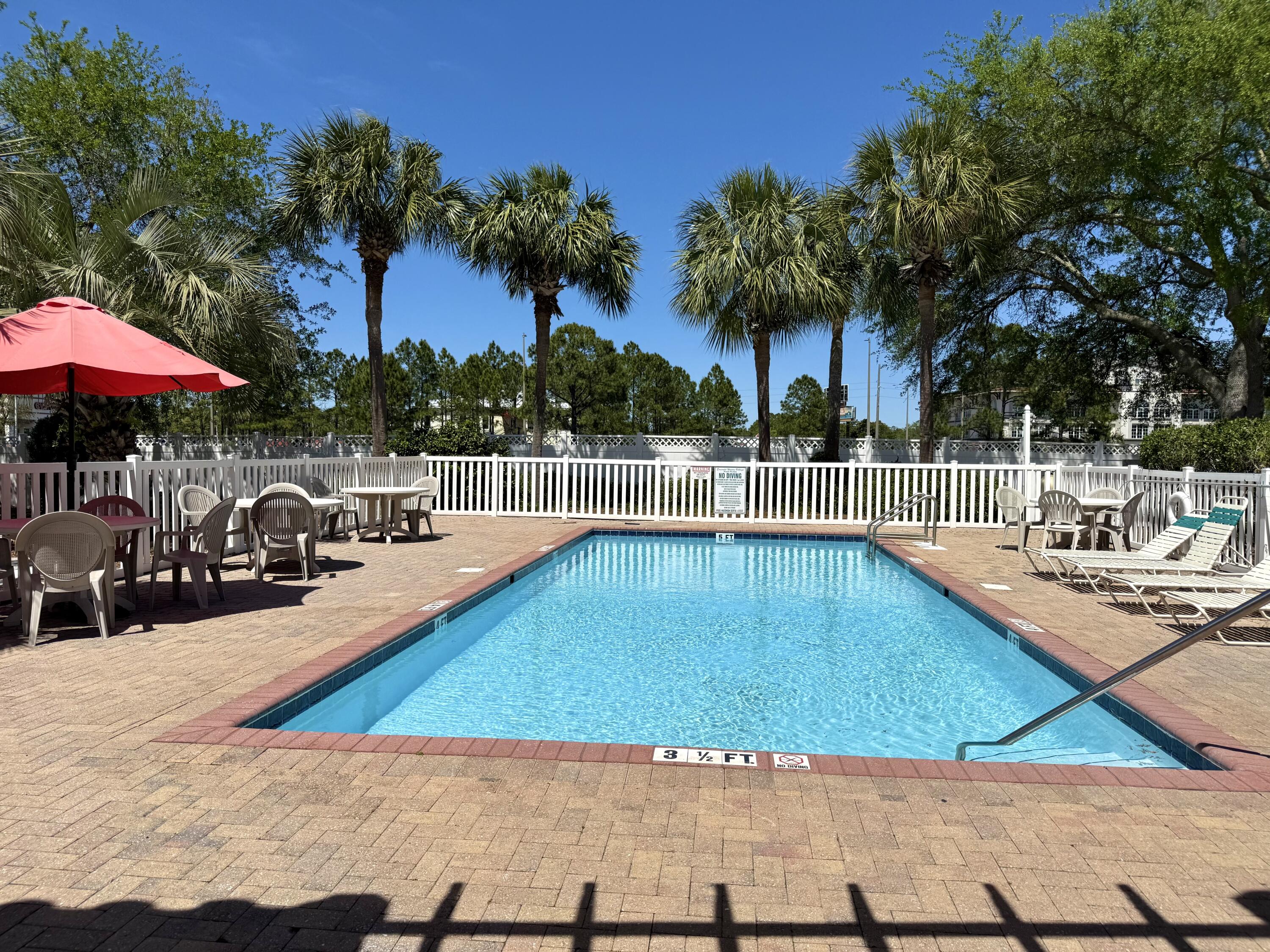 EMERALD WATERS VILLAGE - Residential