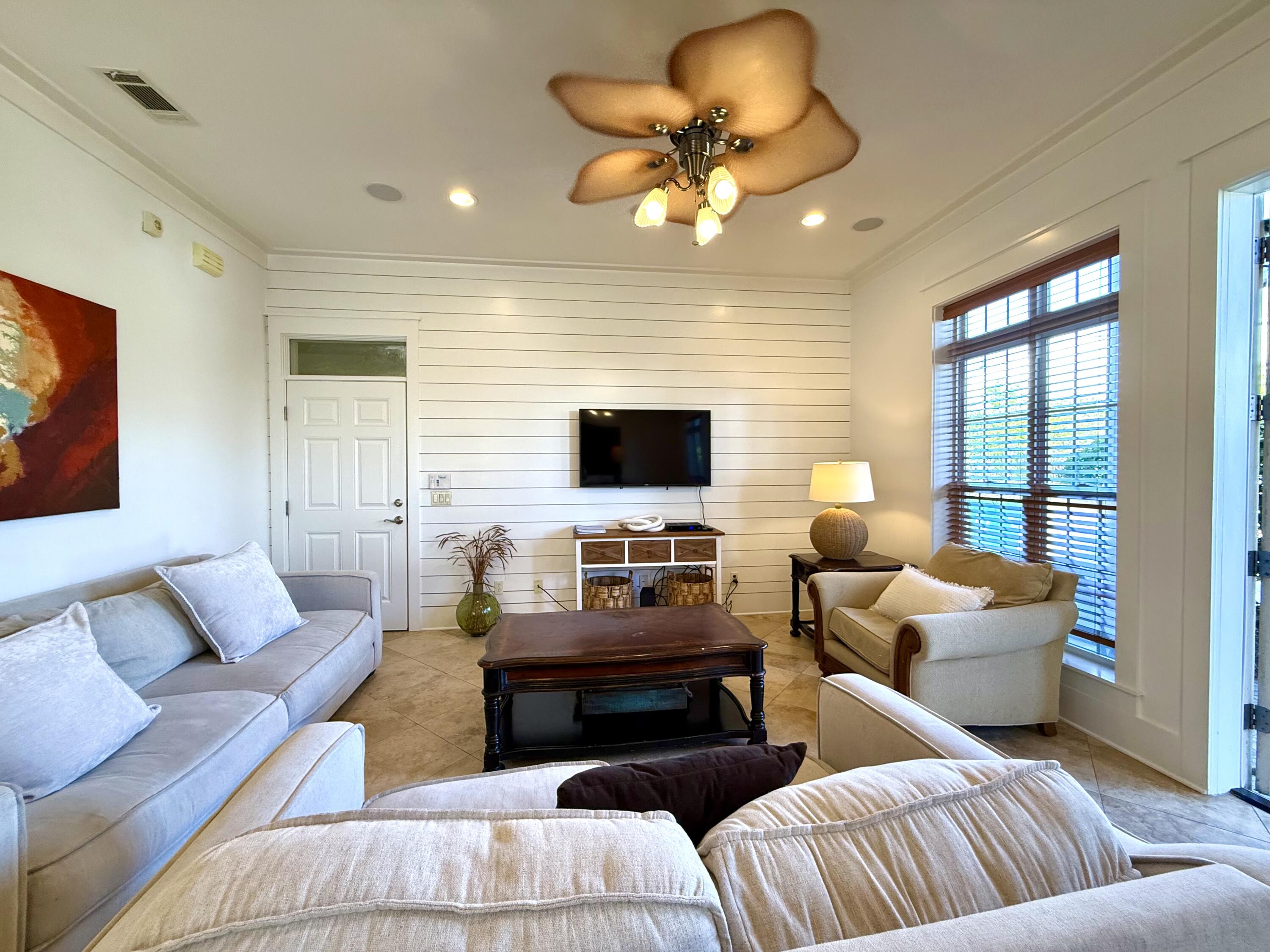 EMERALD WATERS VILLAGE - Residential