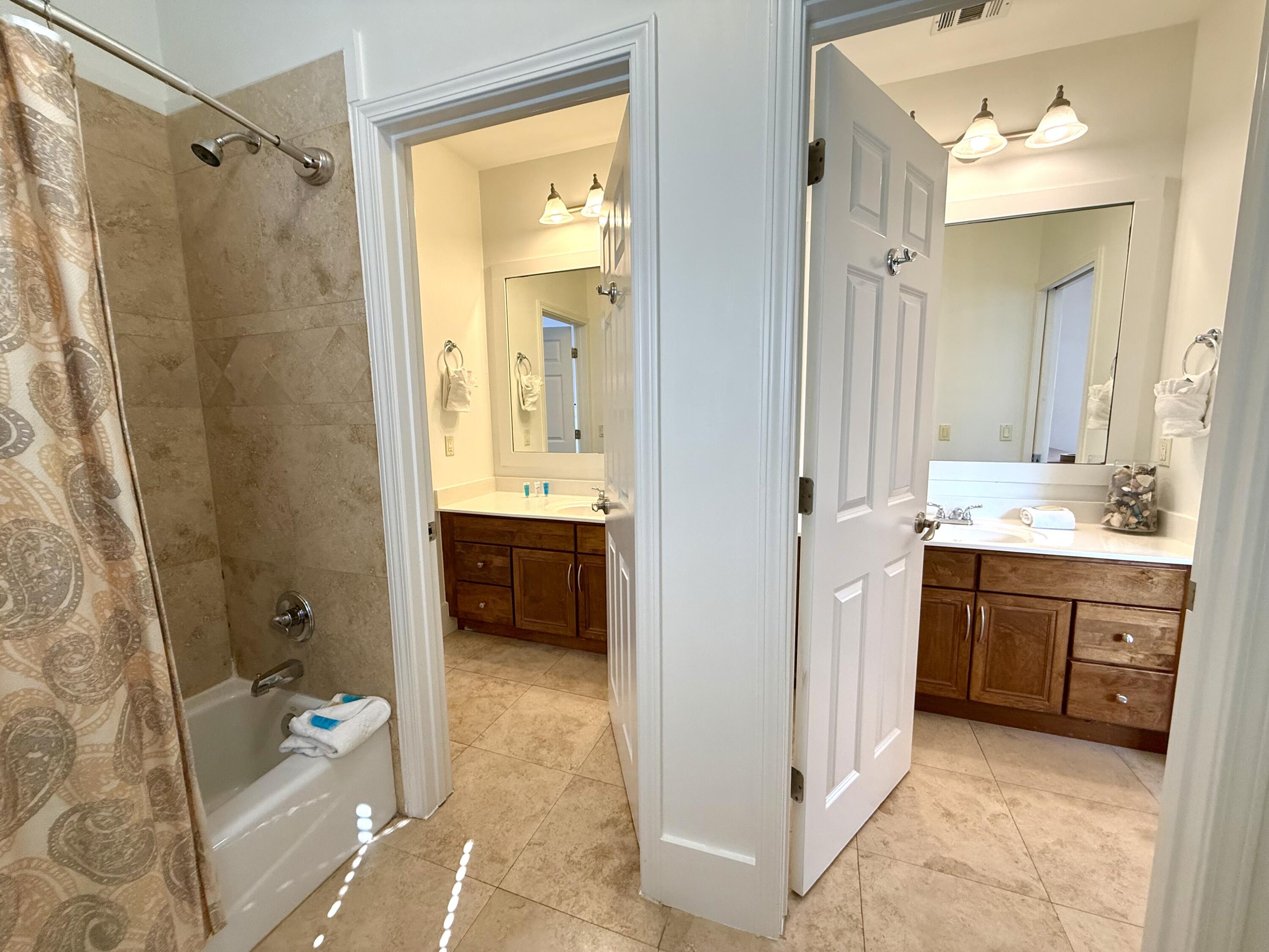 EMERALD WATERS VILLAGE - Residential