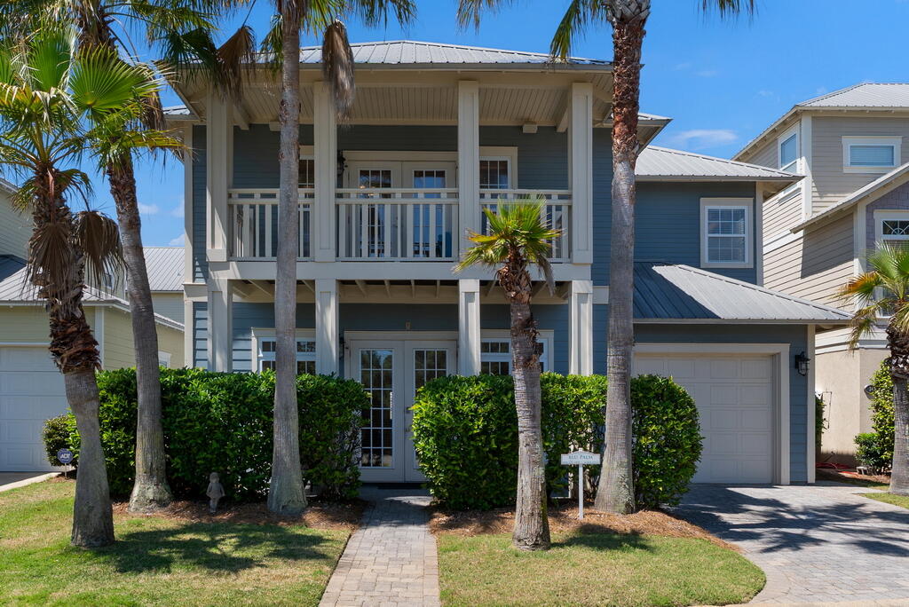 EMERALD WATERS VILLAGE - Residential