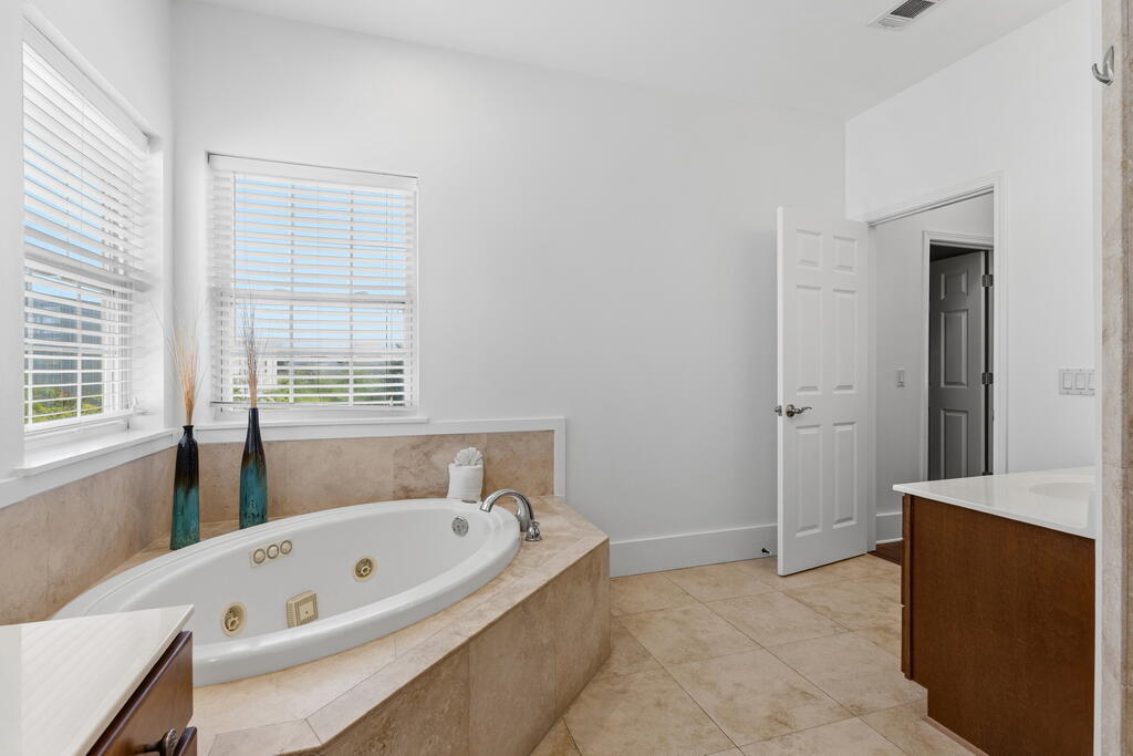 EMERALD WATERS VILLAGE - Residential